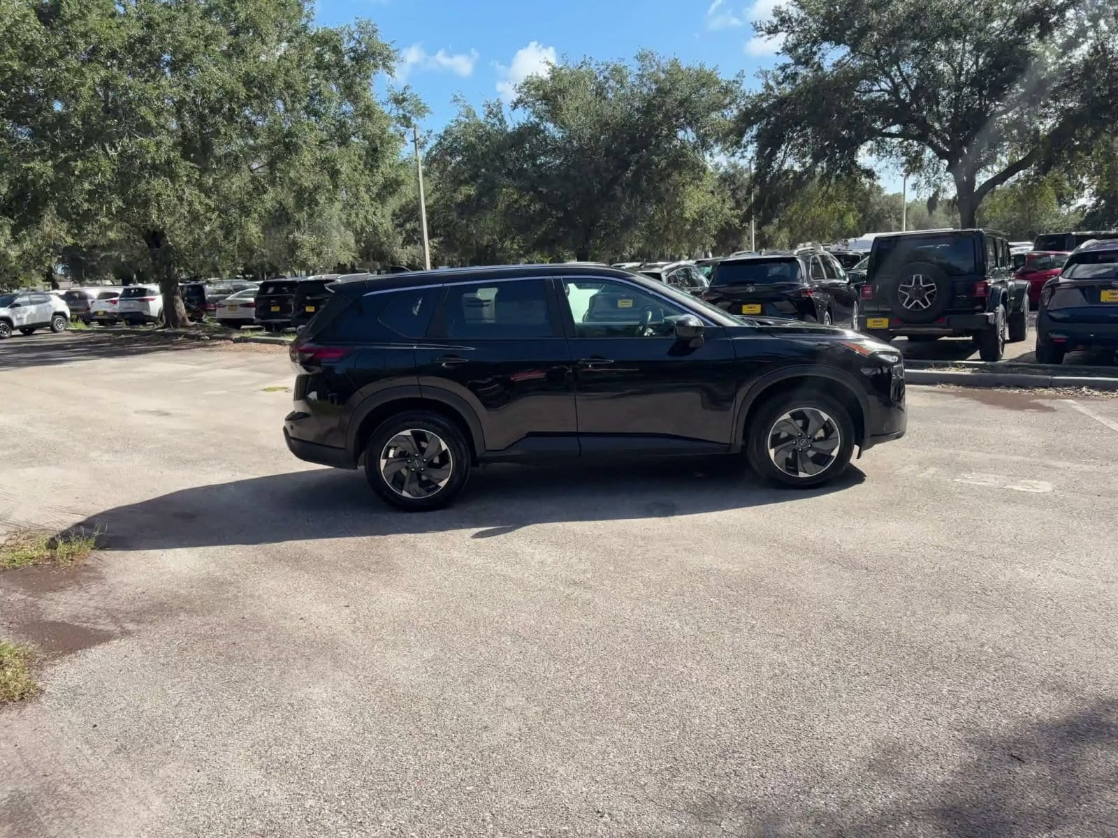 Thumbnail: 2025 Nissan Rogue - 15