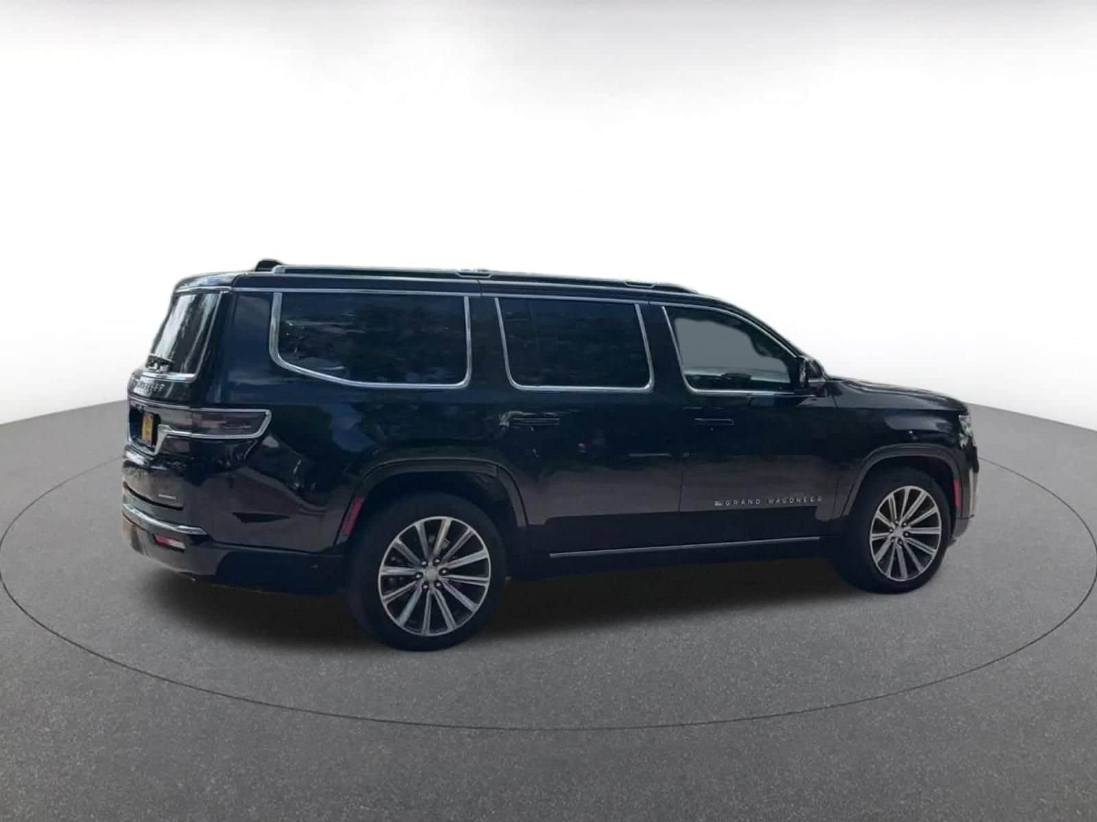 Thumbnail: 2023 Jeep Grand Wagoneer - 14