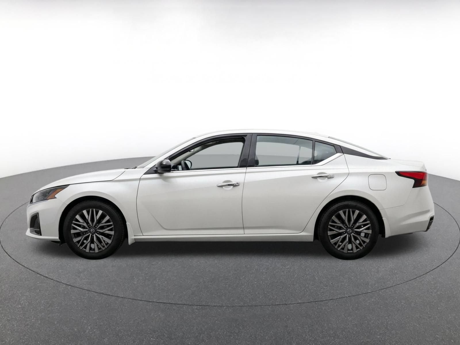 Thumbnail: 2025 Nissan Altima - 4
