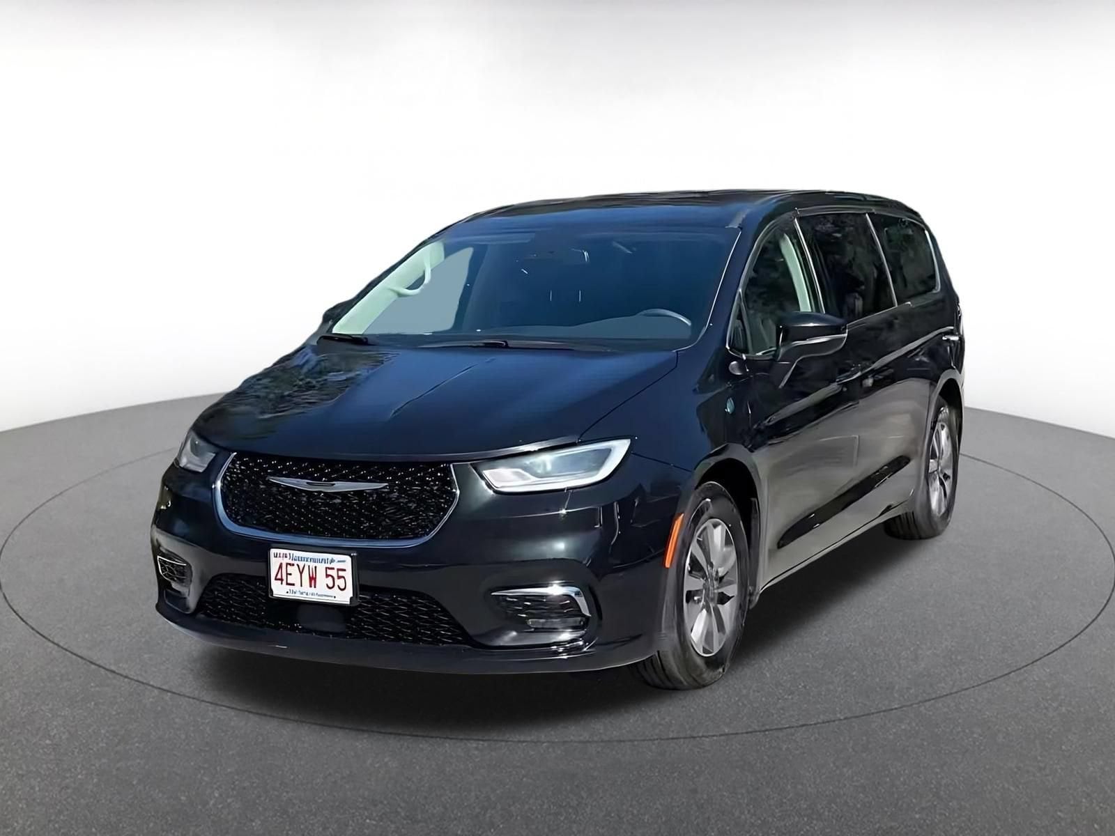 Thumbnail: 2023 Chrysler Pacifica - 6