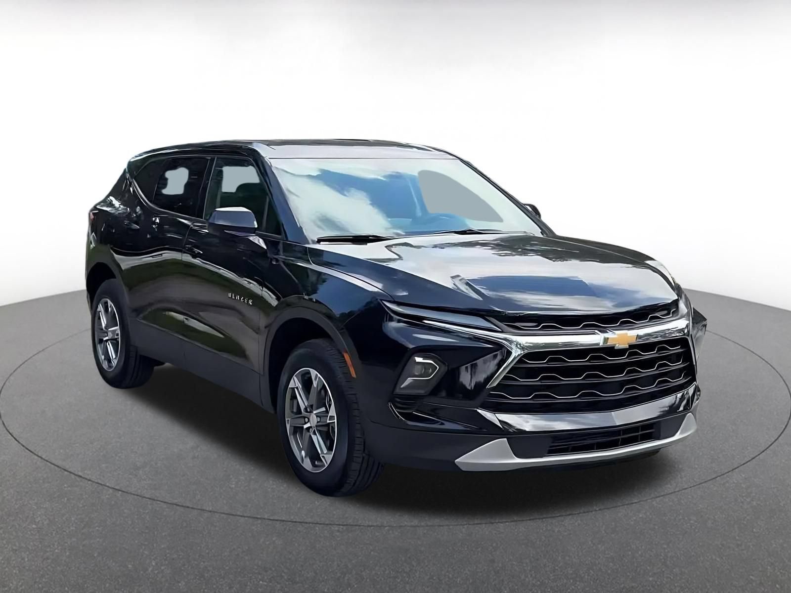 Thumbnail: 2026 Chevrolet Blazer - 3