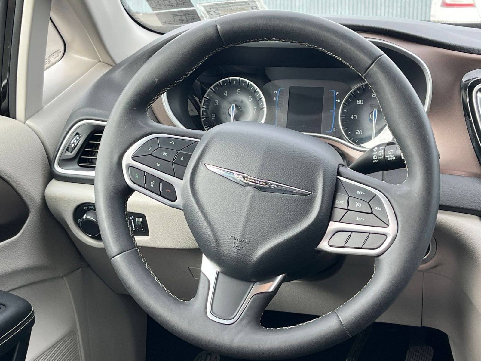 Thumbnail: 2024 Chrysler Voyager - 29