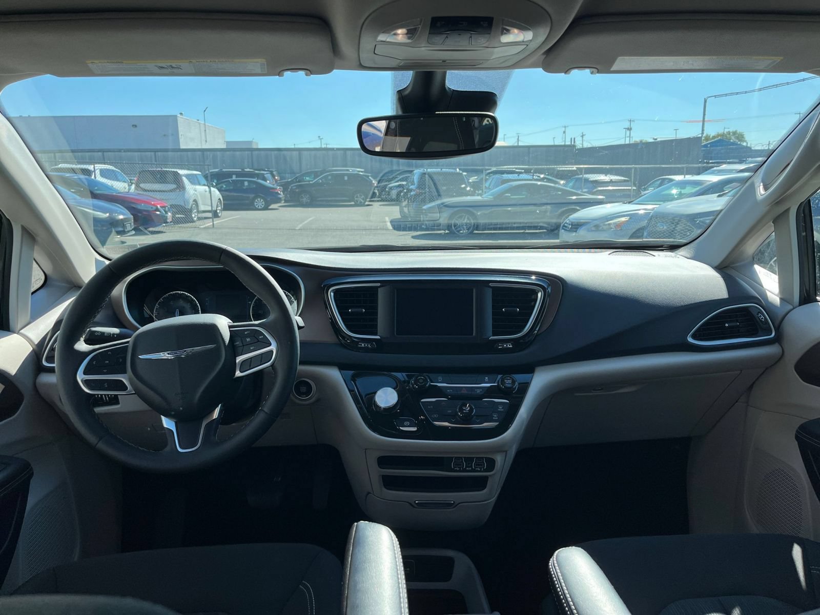 Thumbnail: 2024 Chrysler Voyager - 35