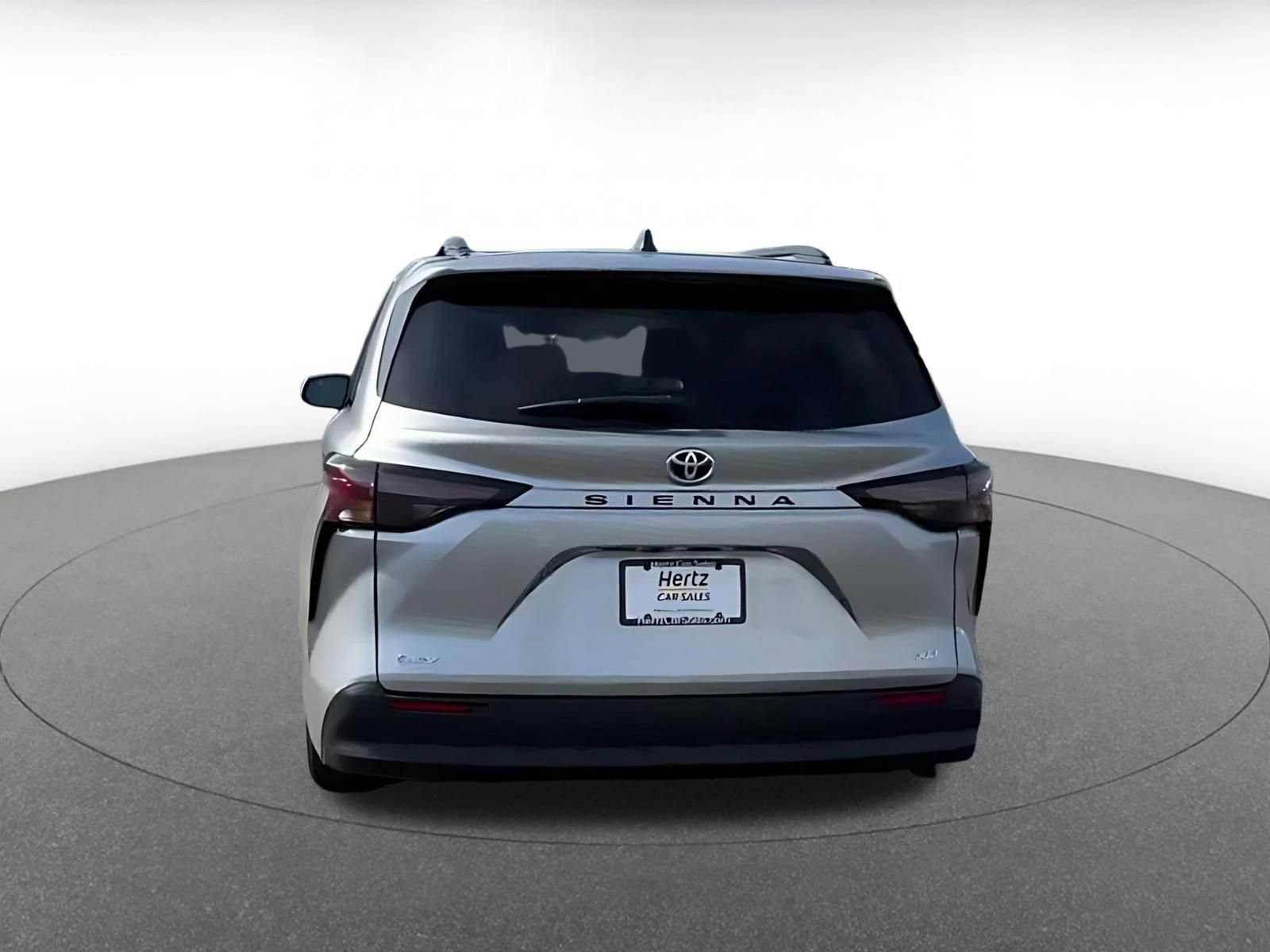 Thumbnail: 2025 Toyota Sienna - 10