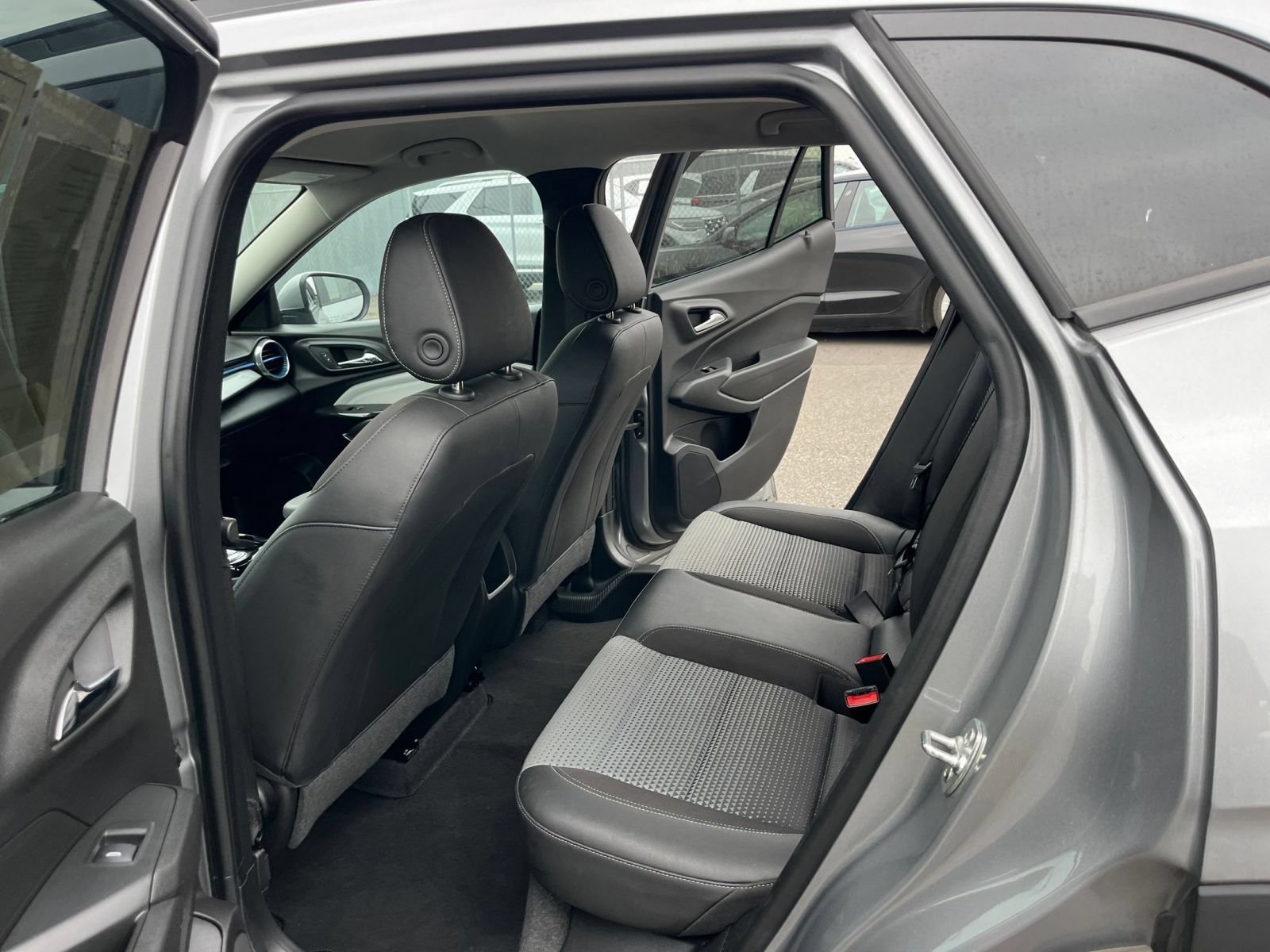 Thumbnail: 2025 Chevrolet Trax - 25