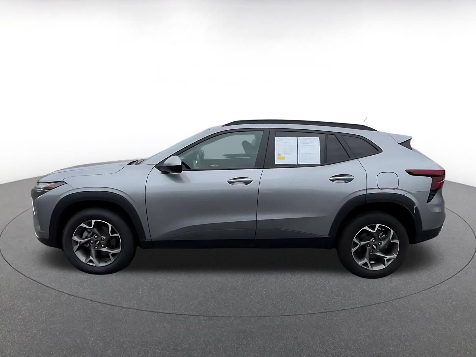 Thumbnail: 2025 Chevrolet Trax - 8