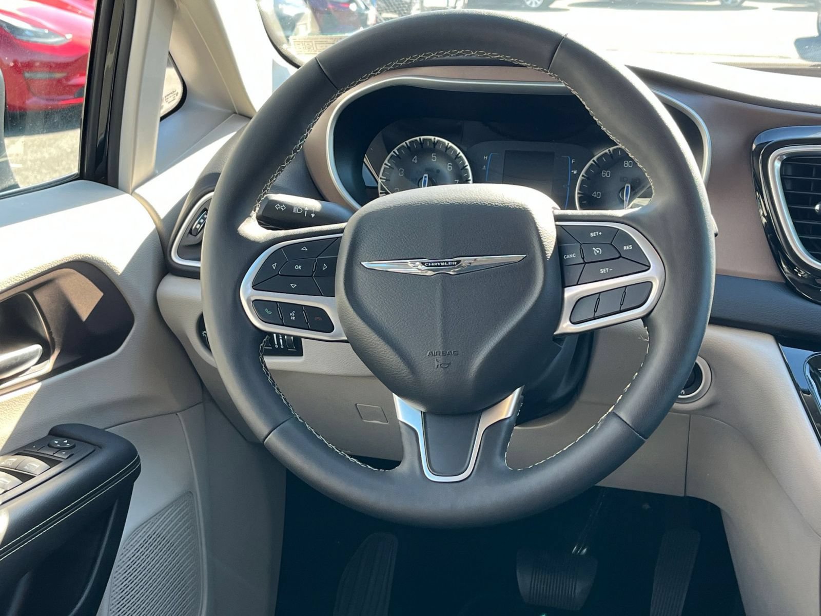 Thumbnail: 2024 Chrysler Voyager - 29