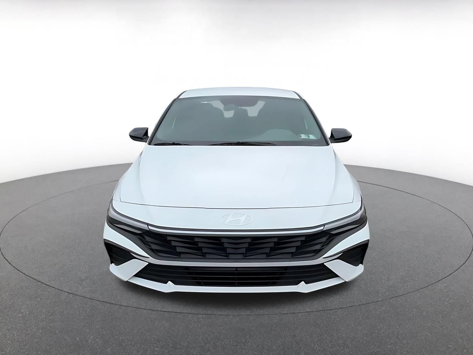 Thumbnail: 2026 Hyundai Elantra - 4