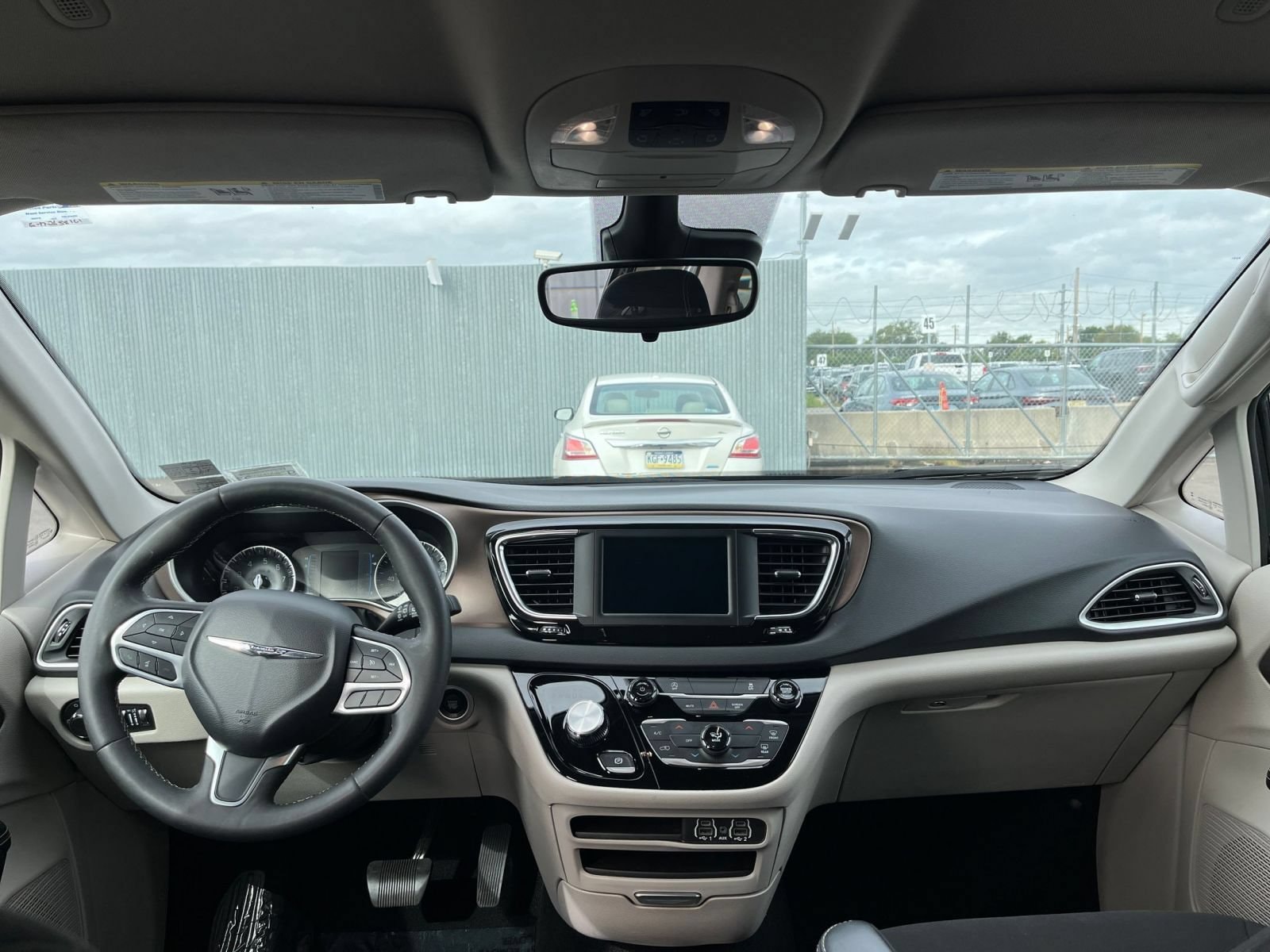 Thumbnail: 2024 Chrysler Voyager - 35