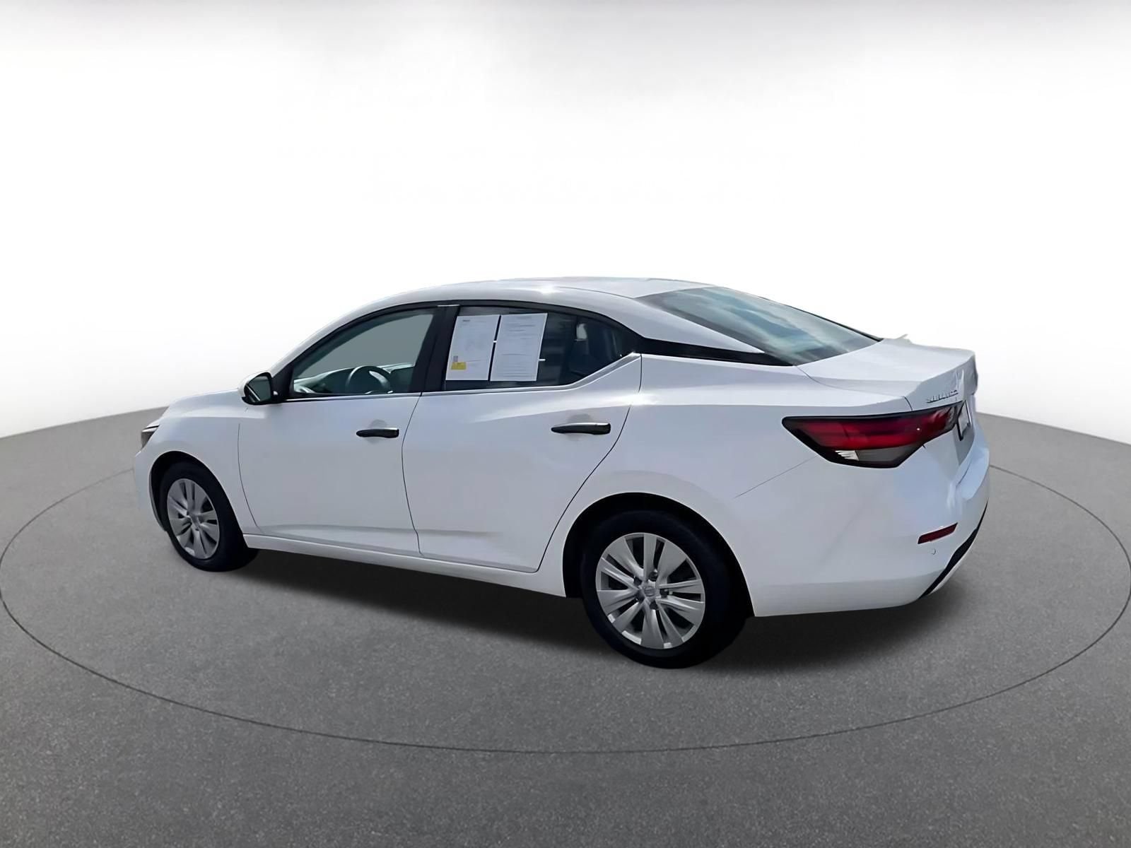 Thumbnail: 2025 Nissan Sentra - 9