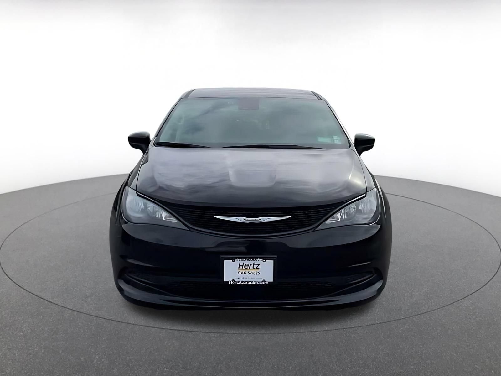 Thumbnail: 2024 Chrysler Voyager - 4