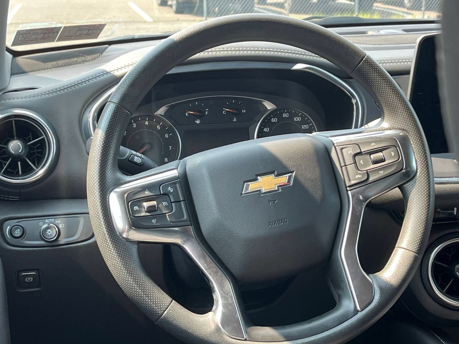 Thumbnail: 2025 Chevrolet Blazer - 28