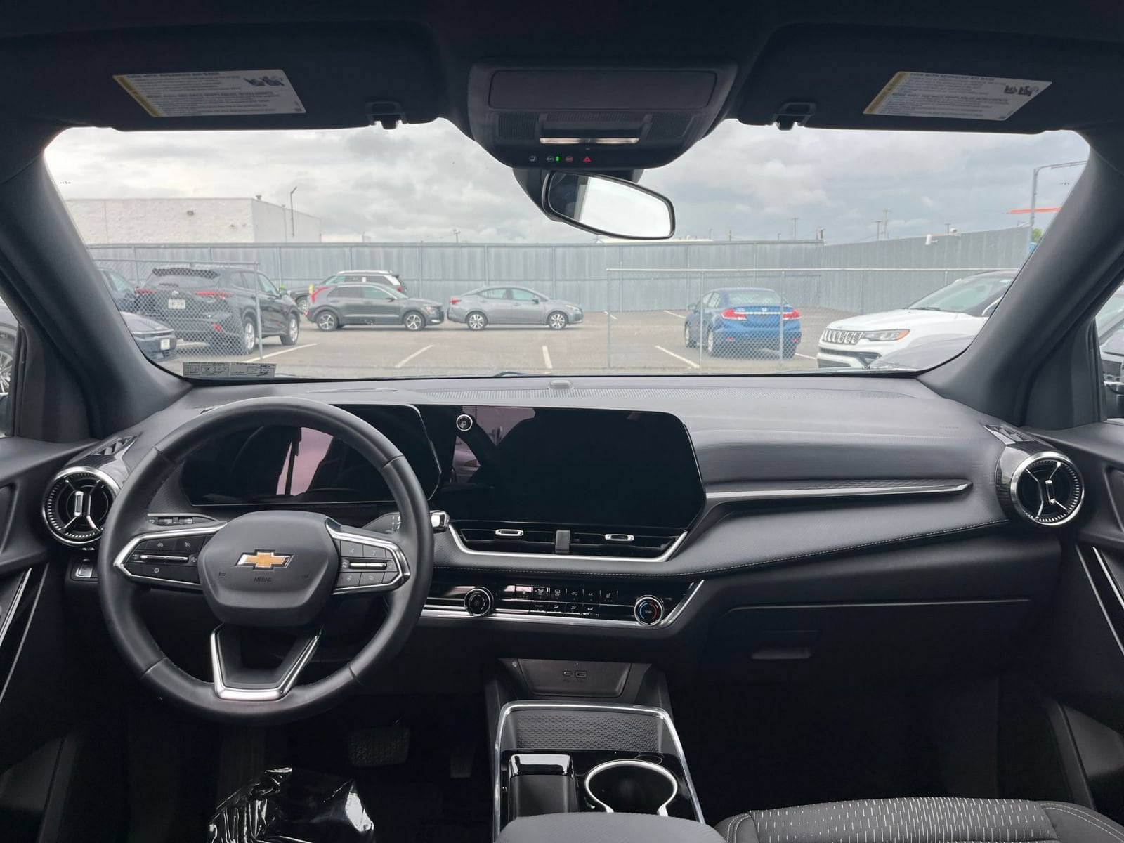 Thumbnail: 2025 Chevrolet Equinox - 32