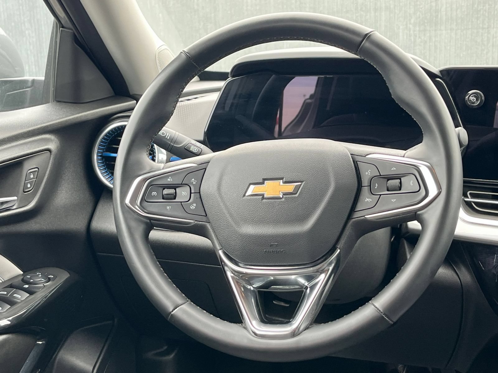 Thumbnail: 2025 Chevrolet Trax - 27
