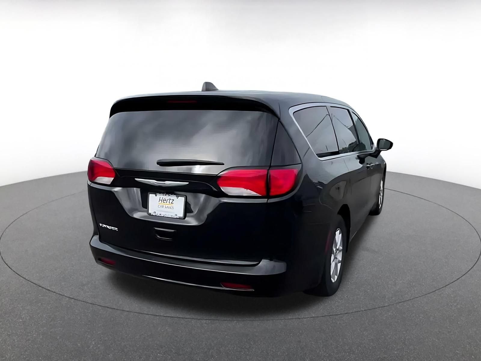 Thumbnail: 2024 Chrysler Voyager - 13