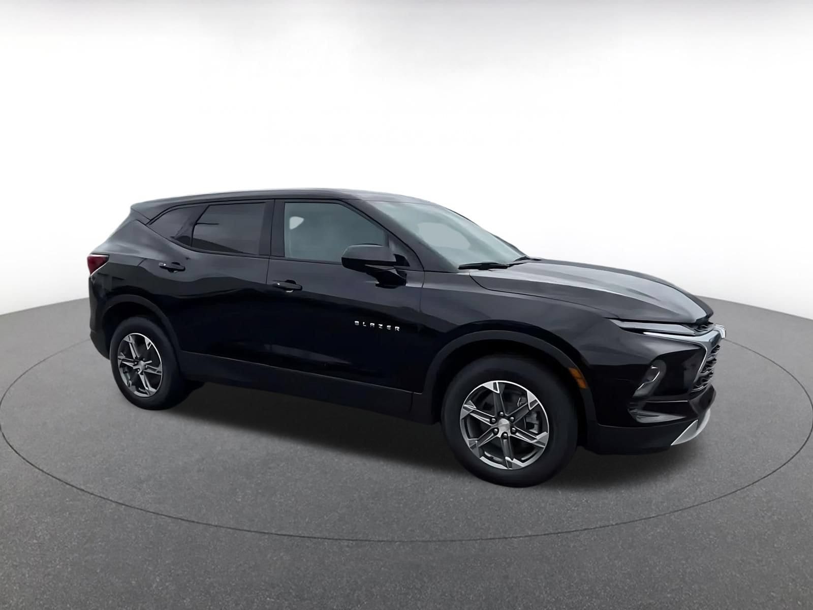 Thumbnail: 2026 Chevrolet Blazer - 2