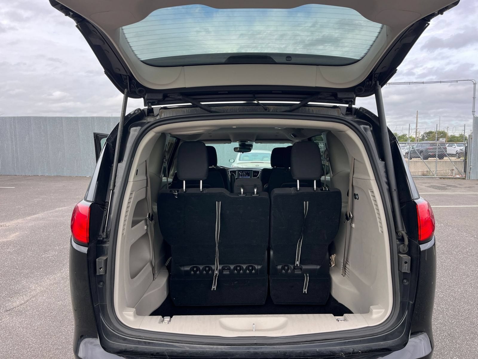 Thumbnail: 2024 Chrysler Voyager - 33