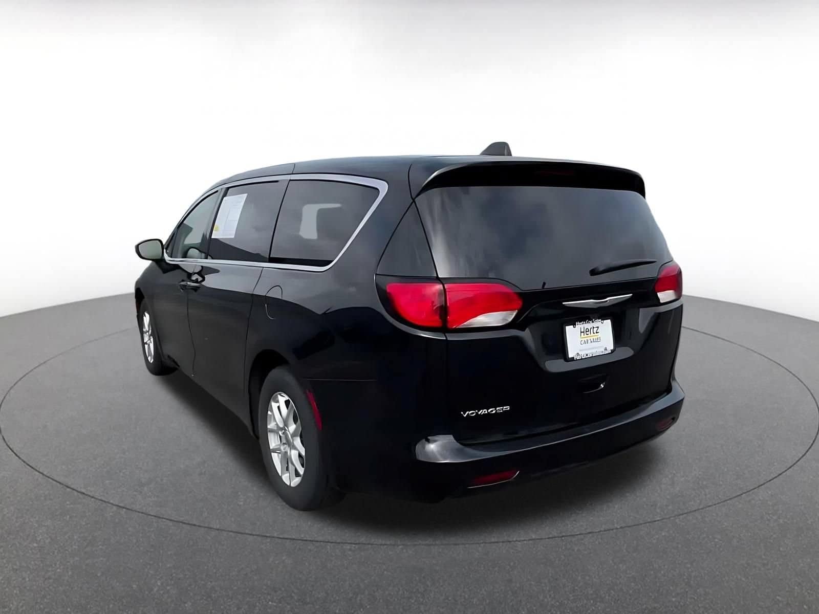 Thumbnail: 2024 Chrysler Voyager - 10