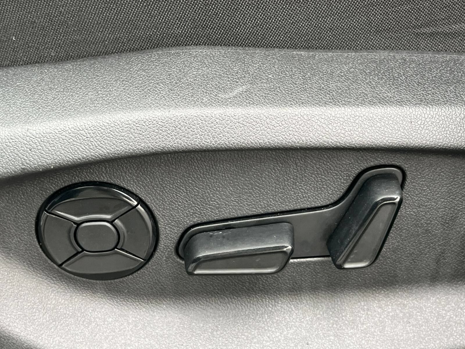 Thumbnail: 2026 Volkswagen Tiguan - 21