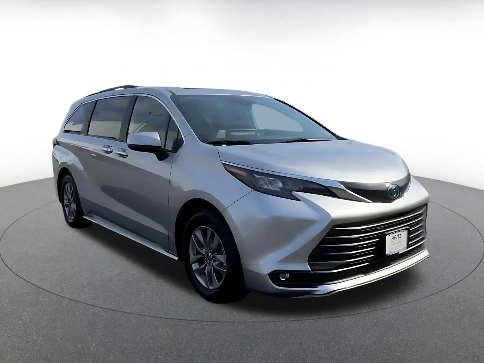 Thumbnail: 2025 Toyota Sienna - 2