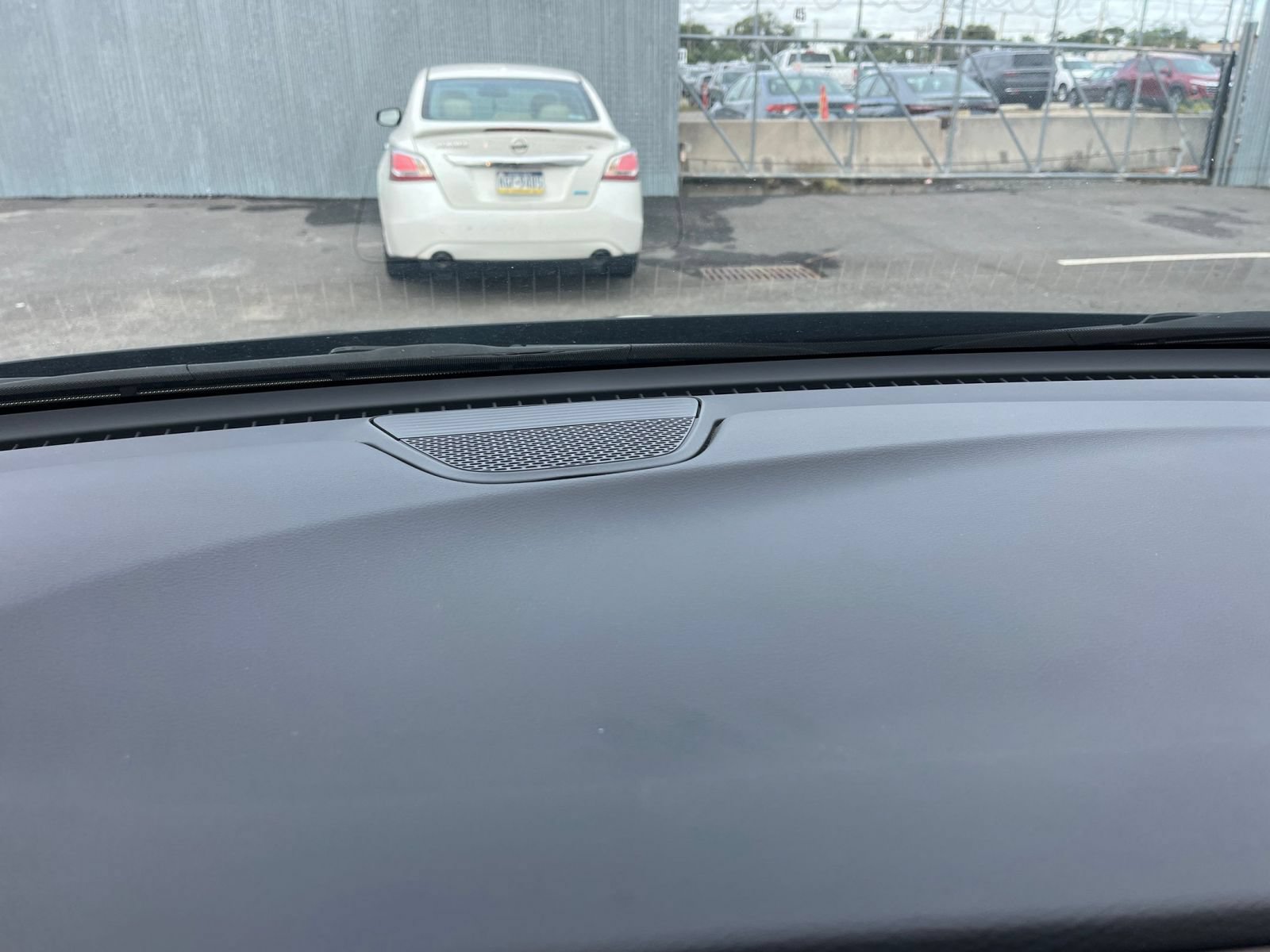 Thumbnail: 2024 Chrysler Voyager - 16