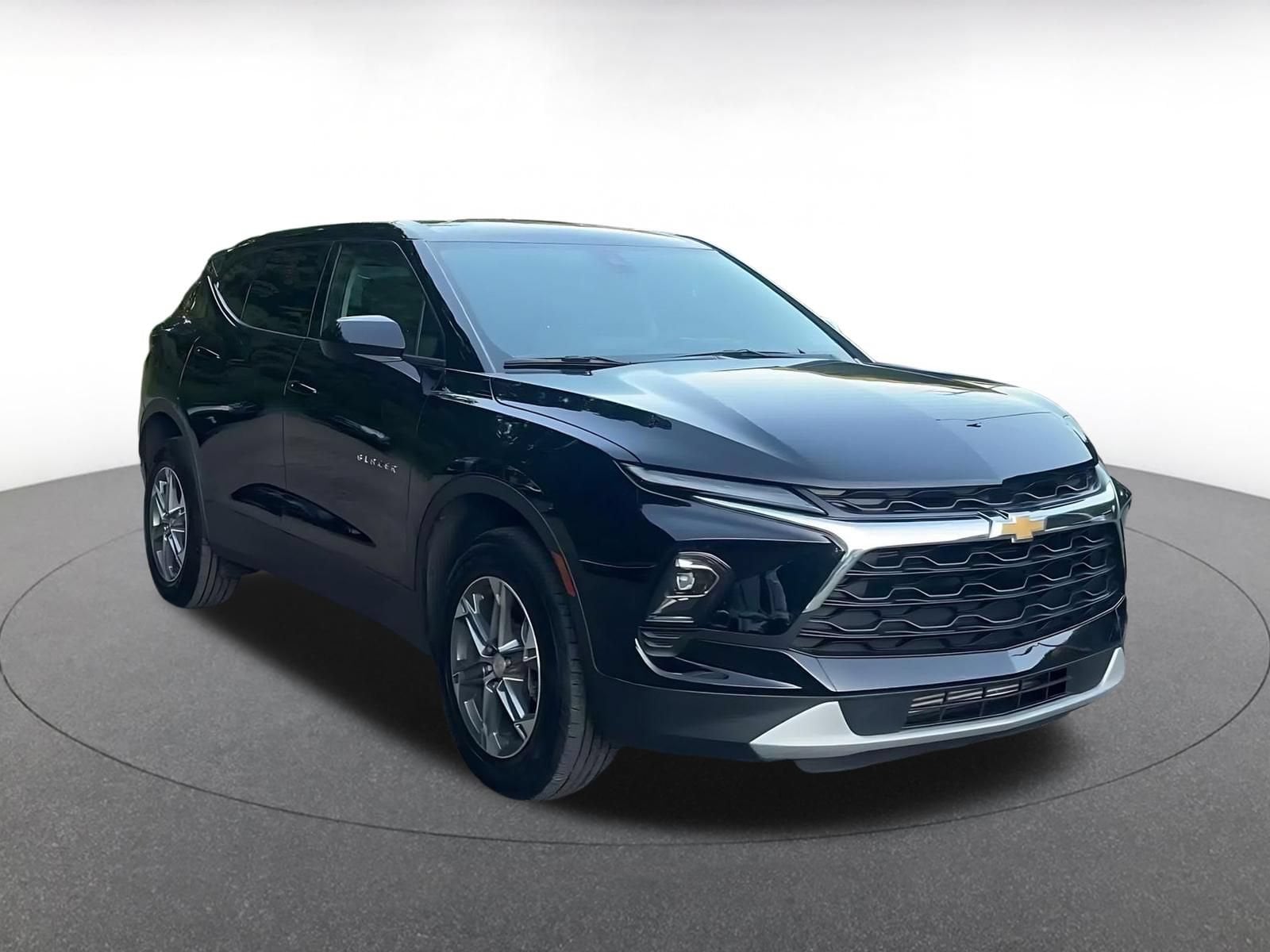 Thumbnail: 2026 Chevrolet Blazer - 3