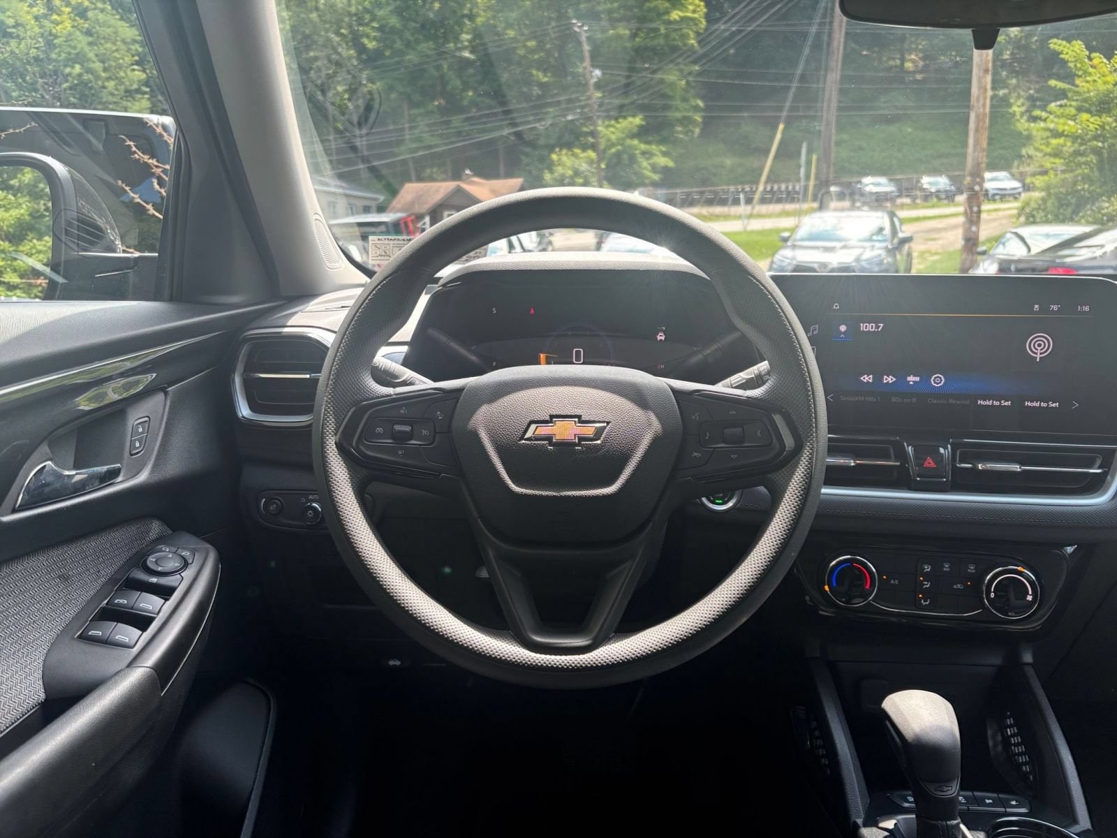 Thumbnail: 2025 Chevrolet TrailBlazer - 32