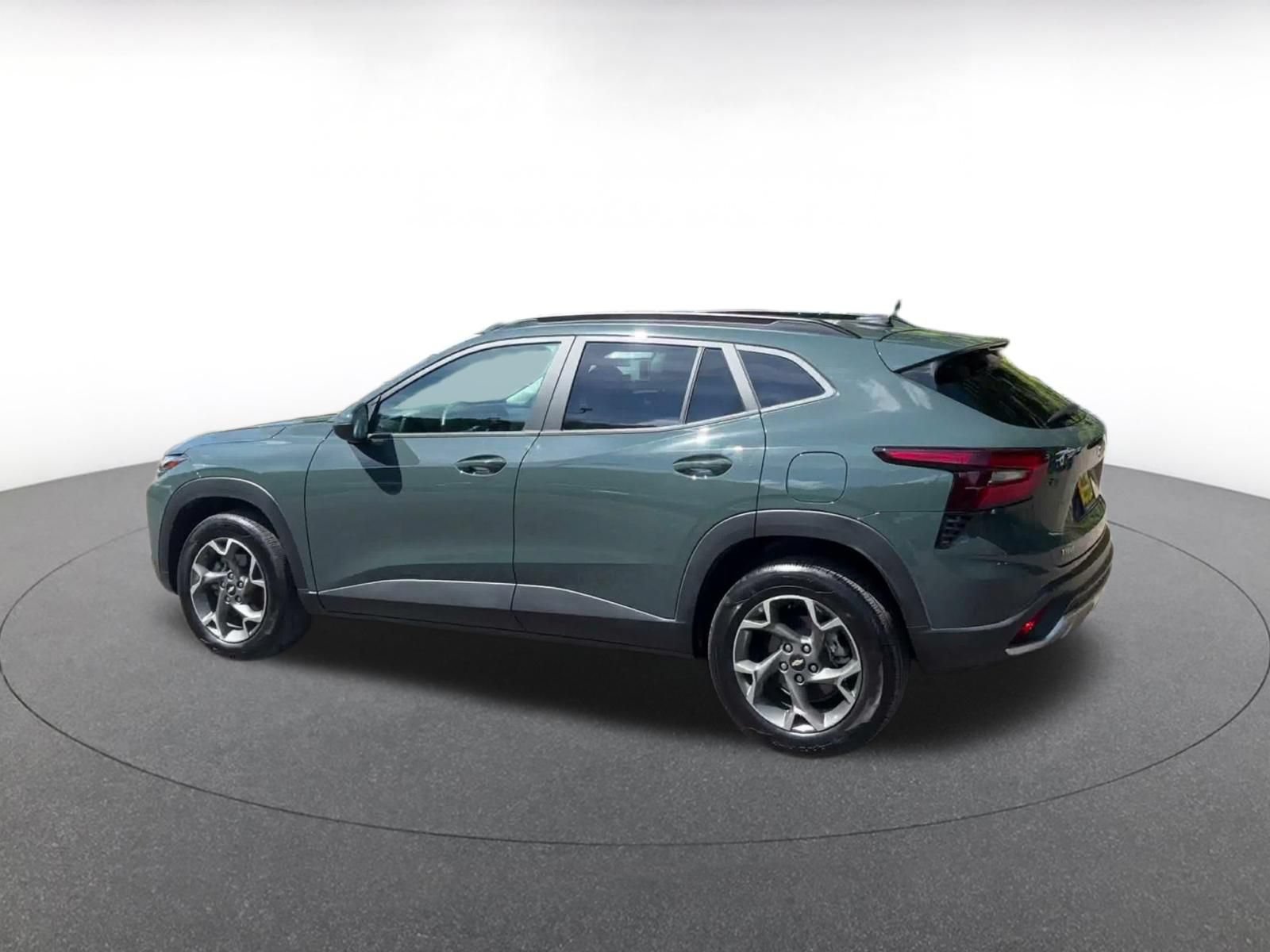 Thumbnail: 2025 Chevrolet Trax - 9