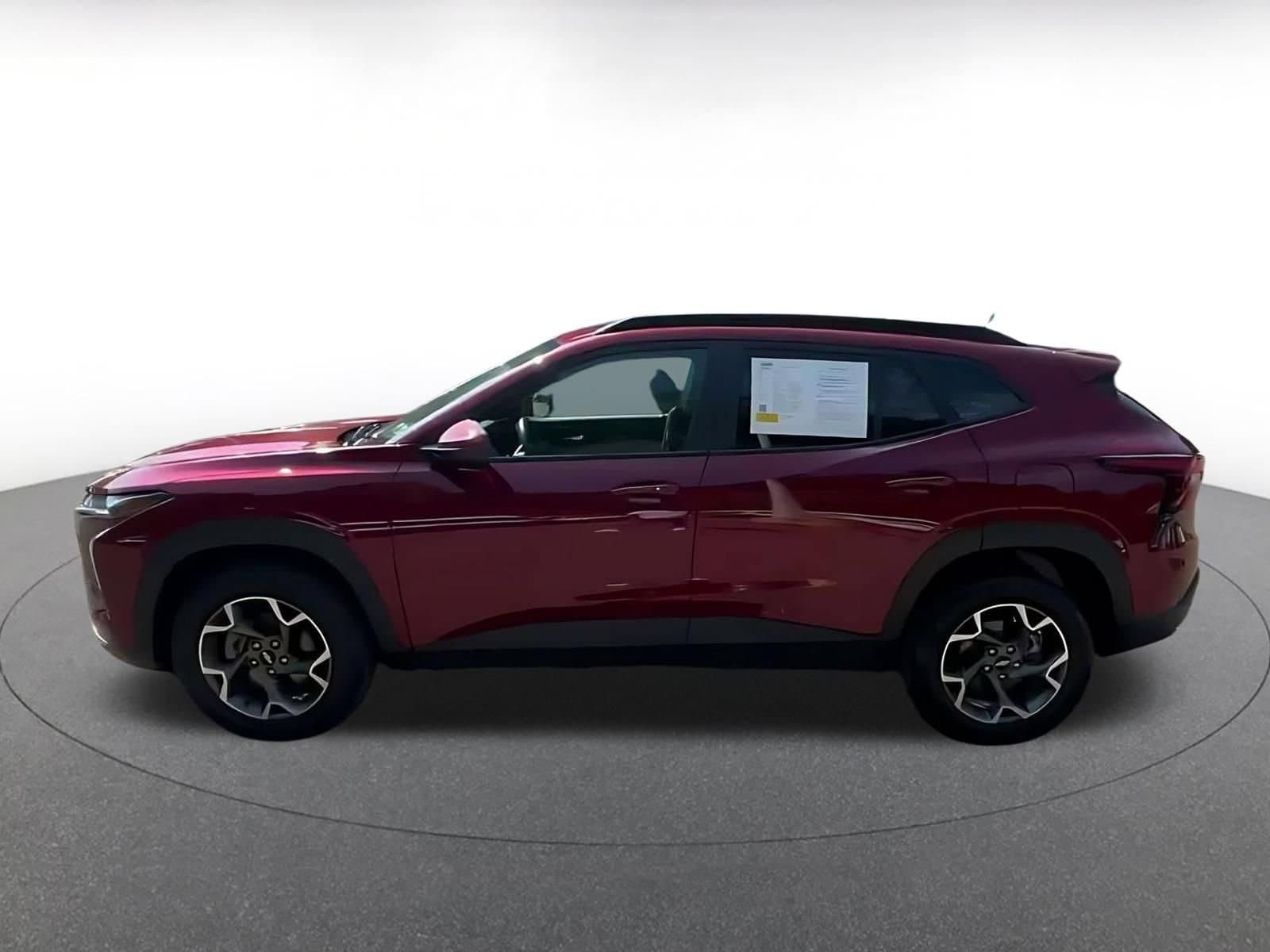 Thumbnail: 2025 Chevrolet Trax - 8