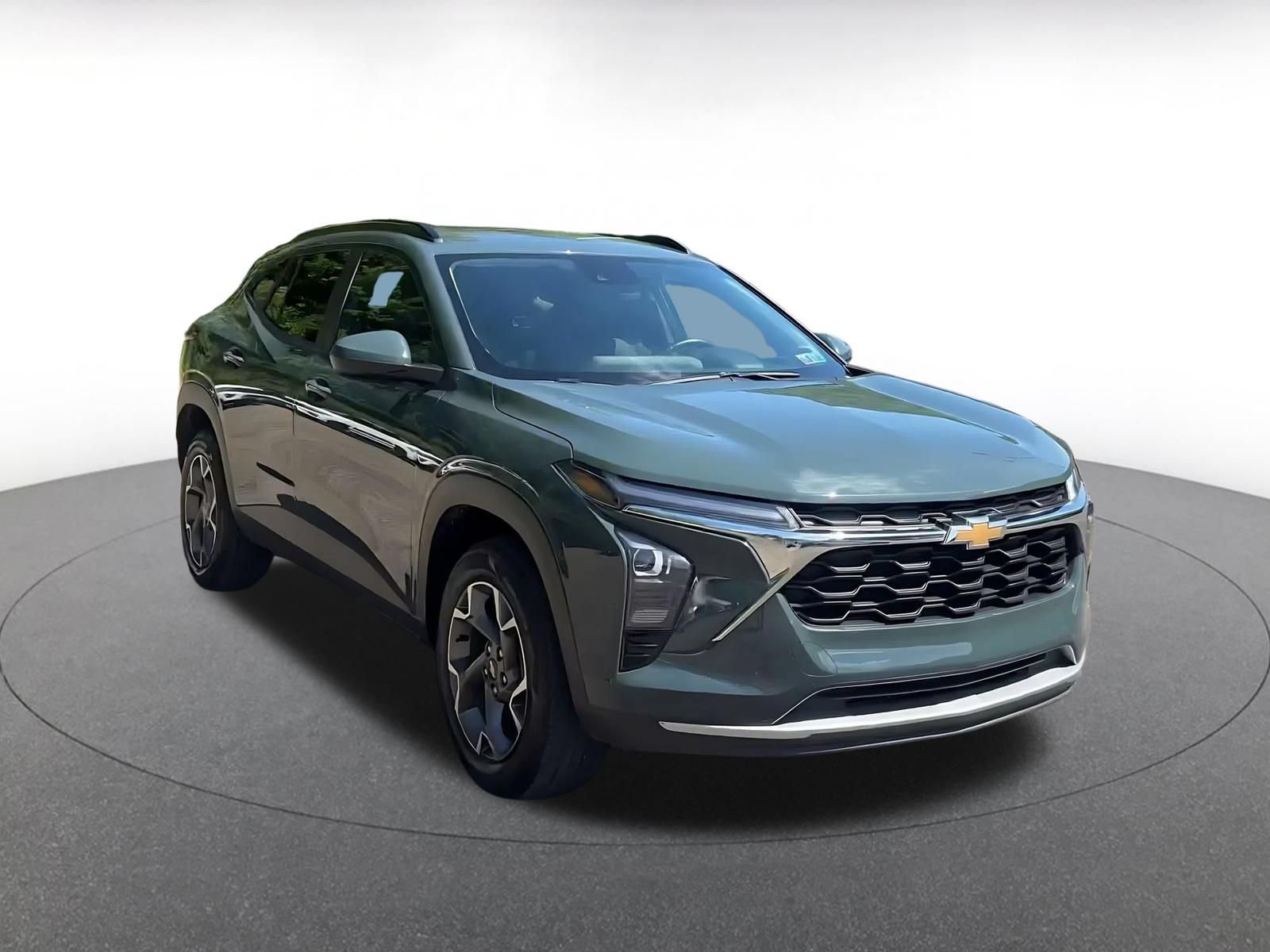 Thumbnail: 2025 Chevrolet Trax - 3