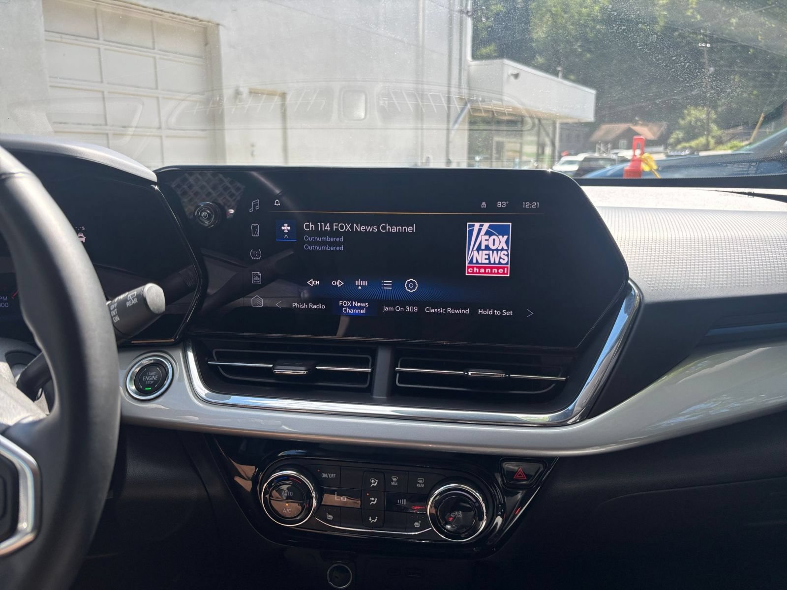 Thumbnail: 2025 Chevrolet Trax - 16