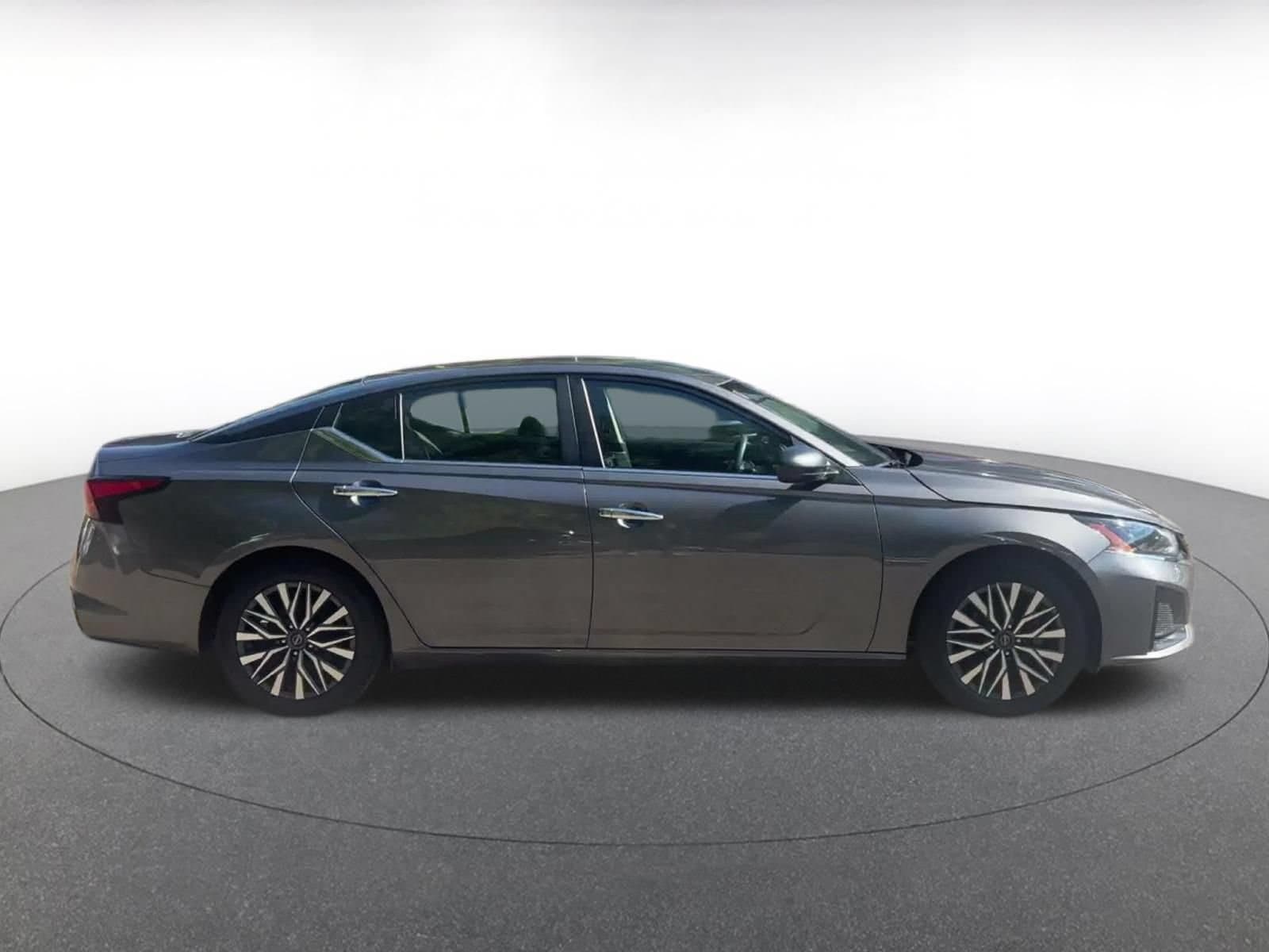 Thumbnail: 2025 Nissan Altima - 15