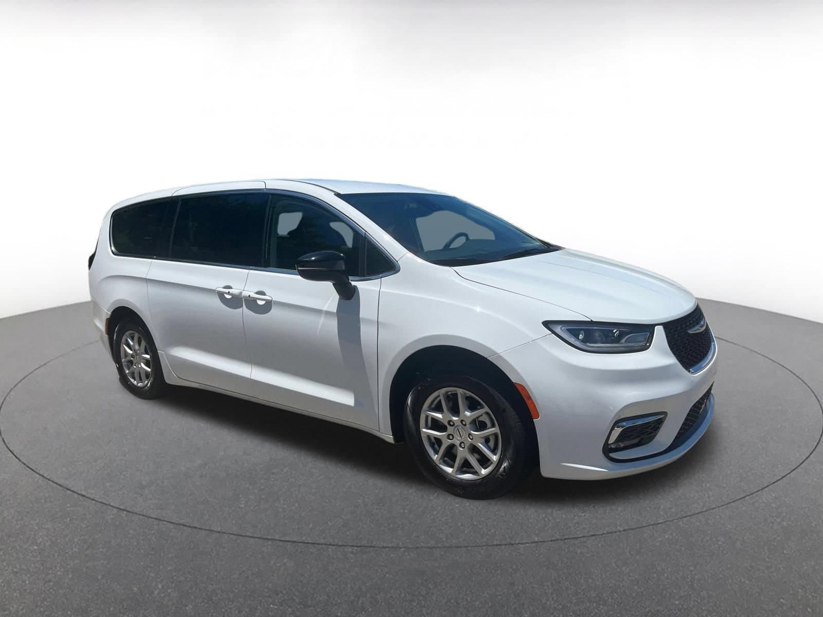 Thumbnail: 2024 Chrysler Pacifica - 1