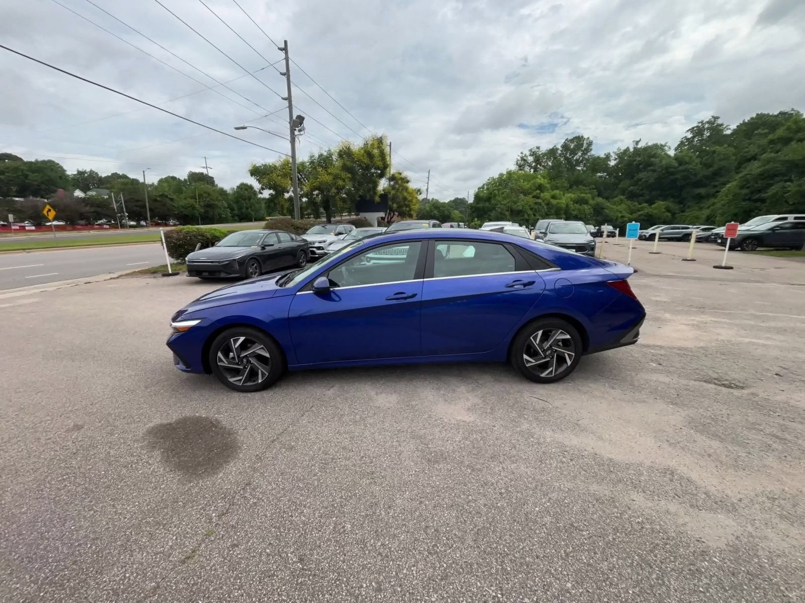 Thumbnail: 2025 Hyundai Elantra - 8