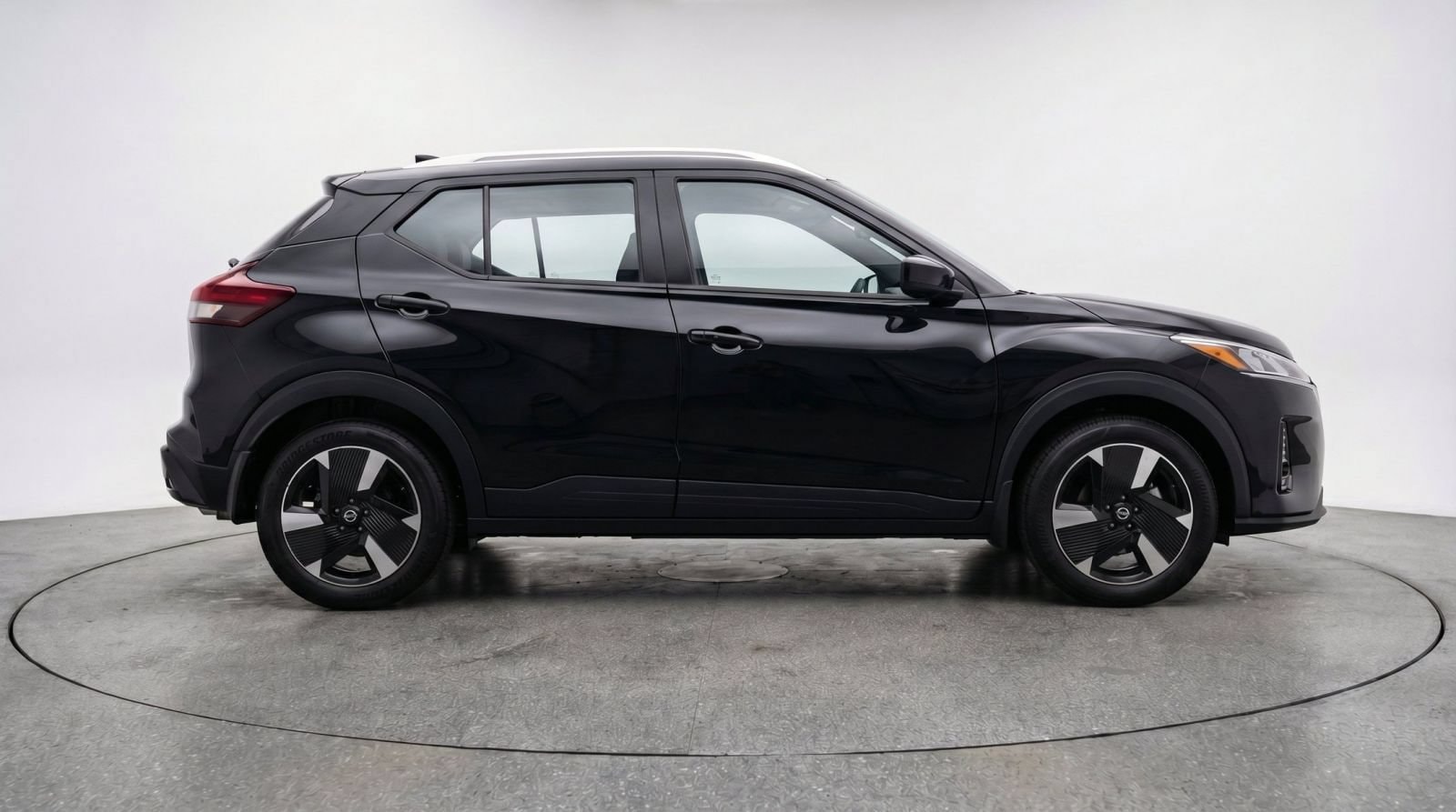 Thumbnail: 2026 Nissan Kicks - 9