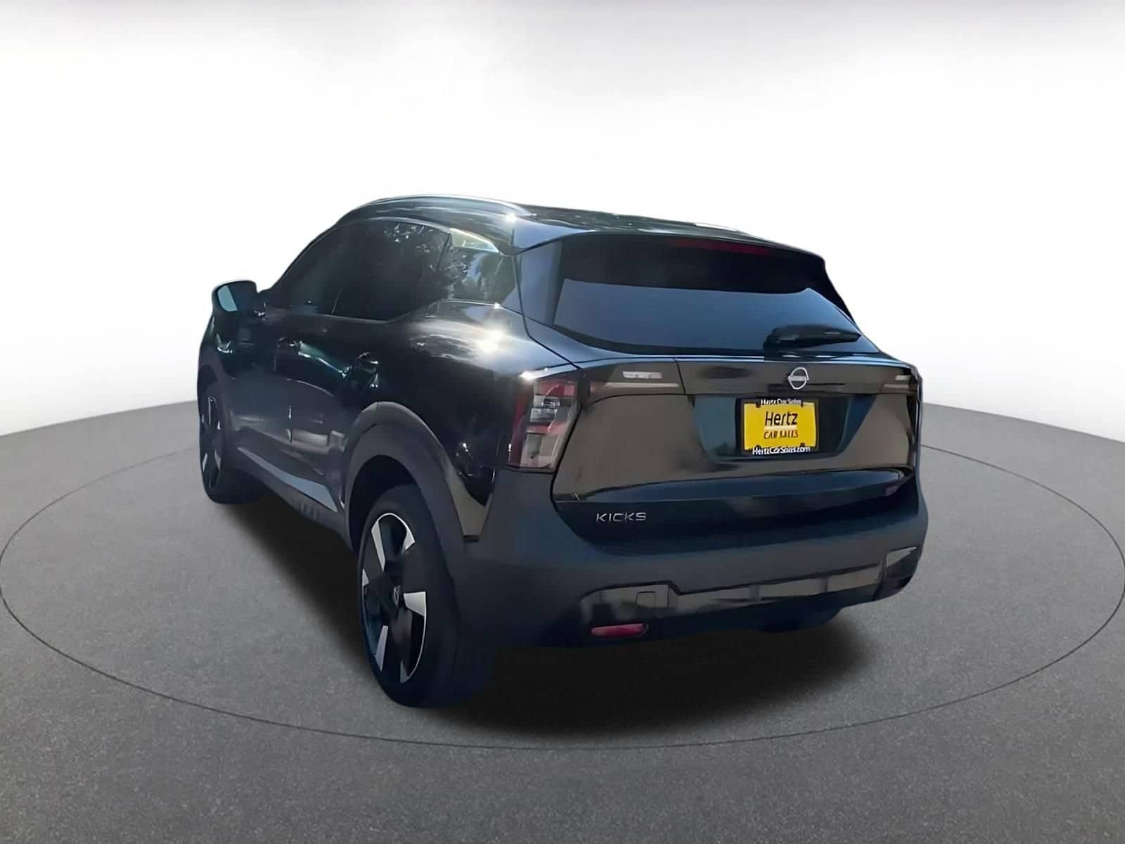 Thumbnail: 2026 Nissan Kicks - 10