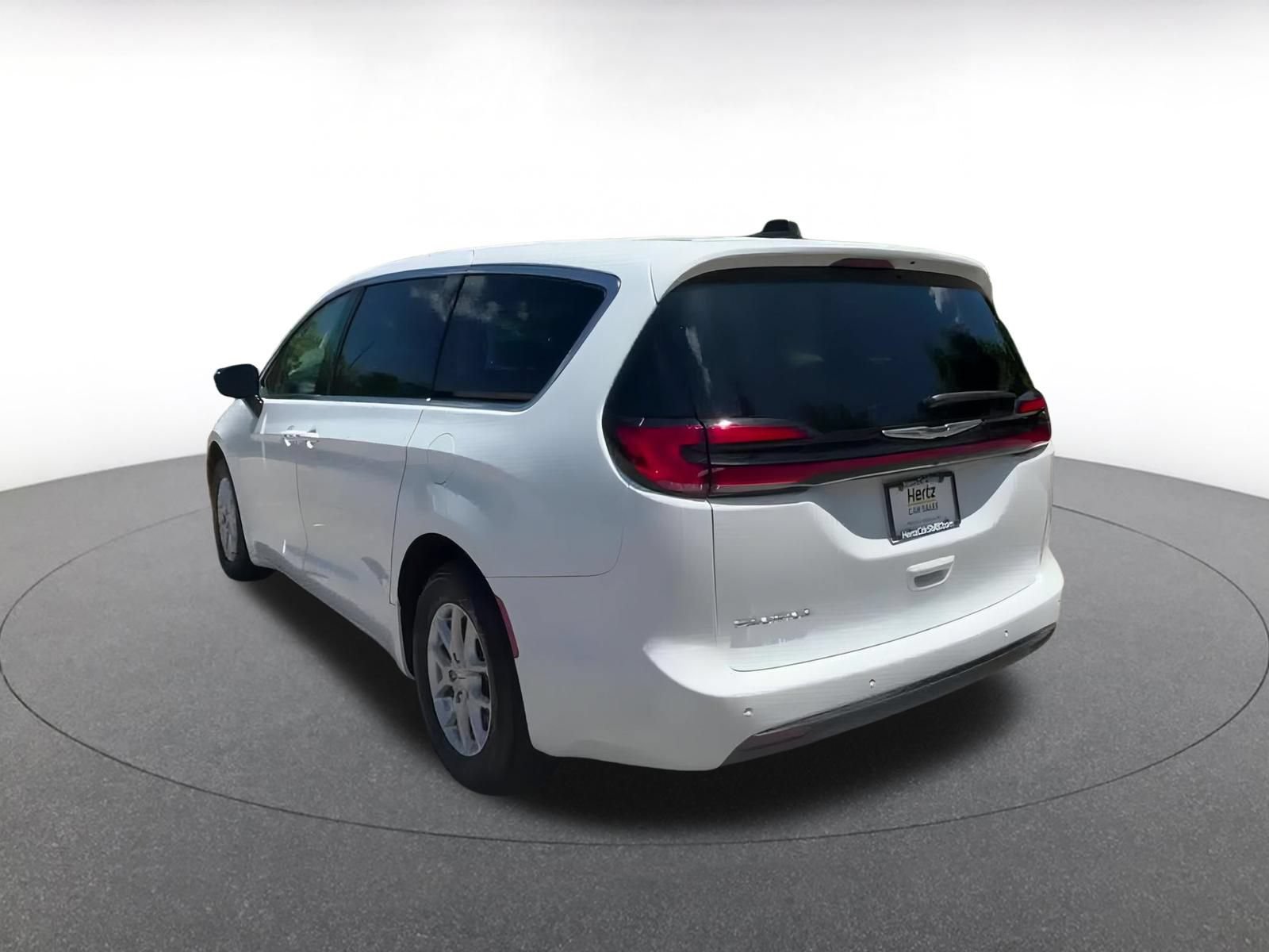 Thumbnail: 2024 Chrysler Pacifica - 14