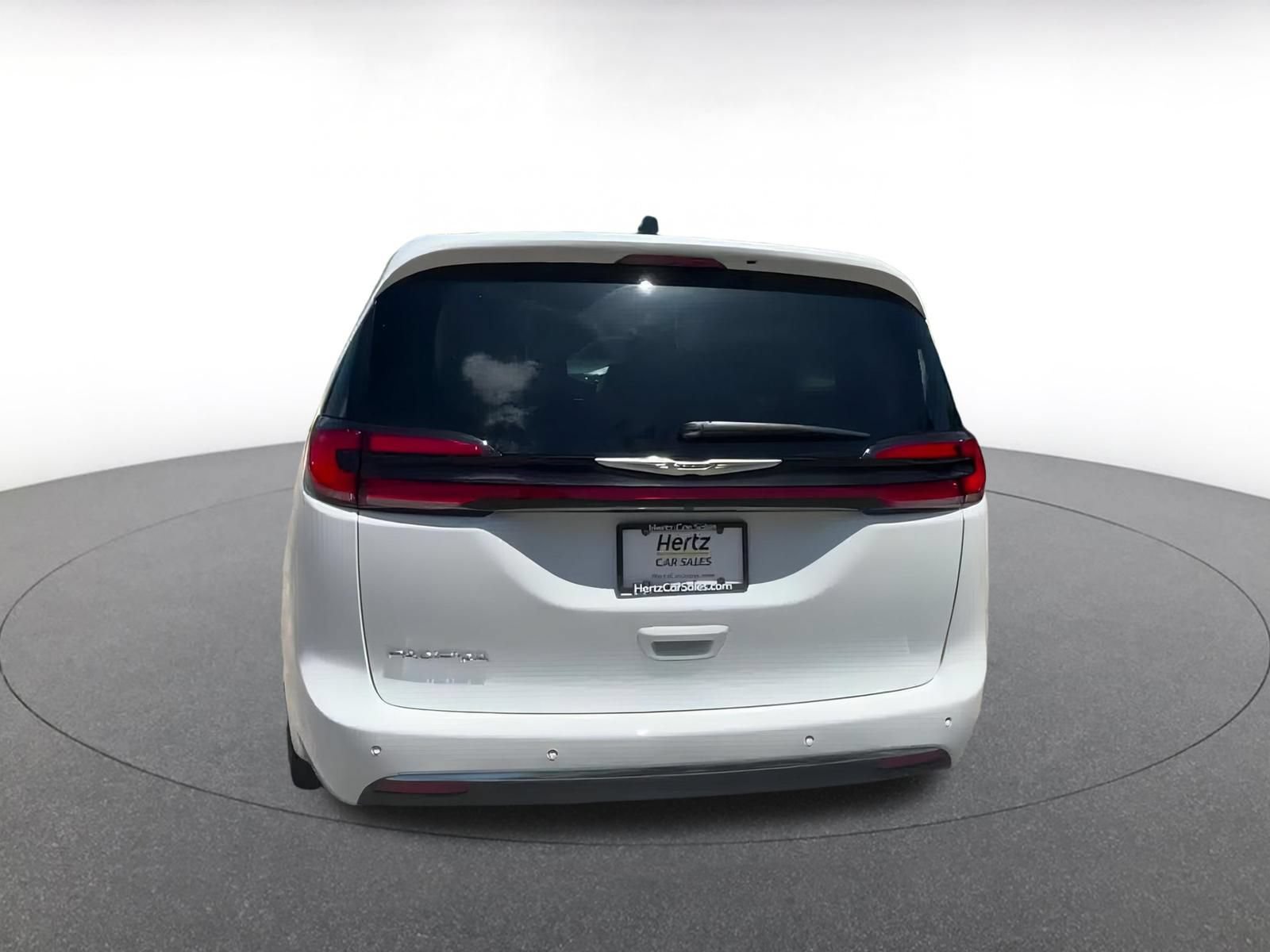 Thumbnail: 2024 Chrysler Pacifica - 16