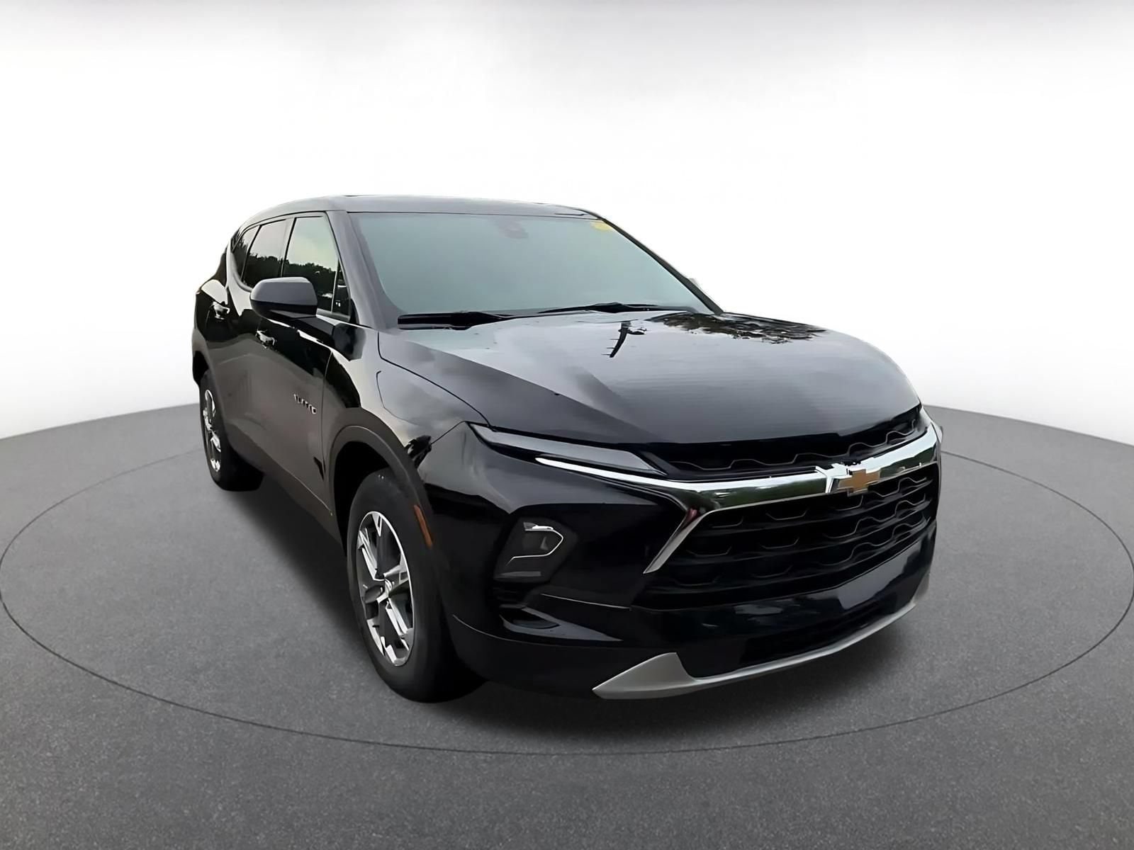 Thumbnail: 2026 Chevrolet Blazer - 3