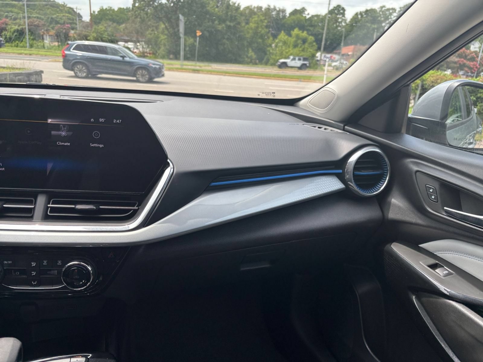 Thumbnail: 2025 Chevrolet Trax - 33