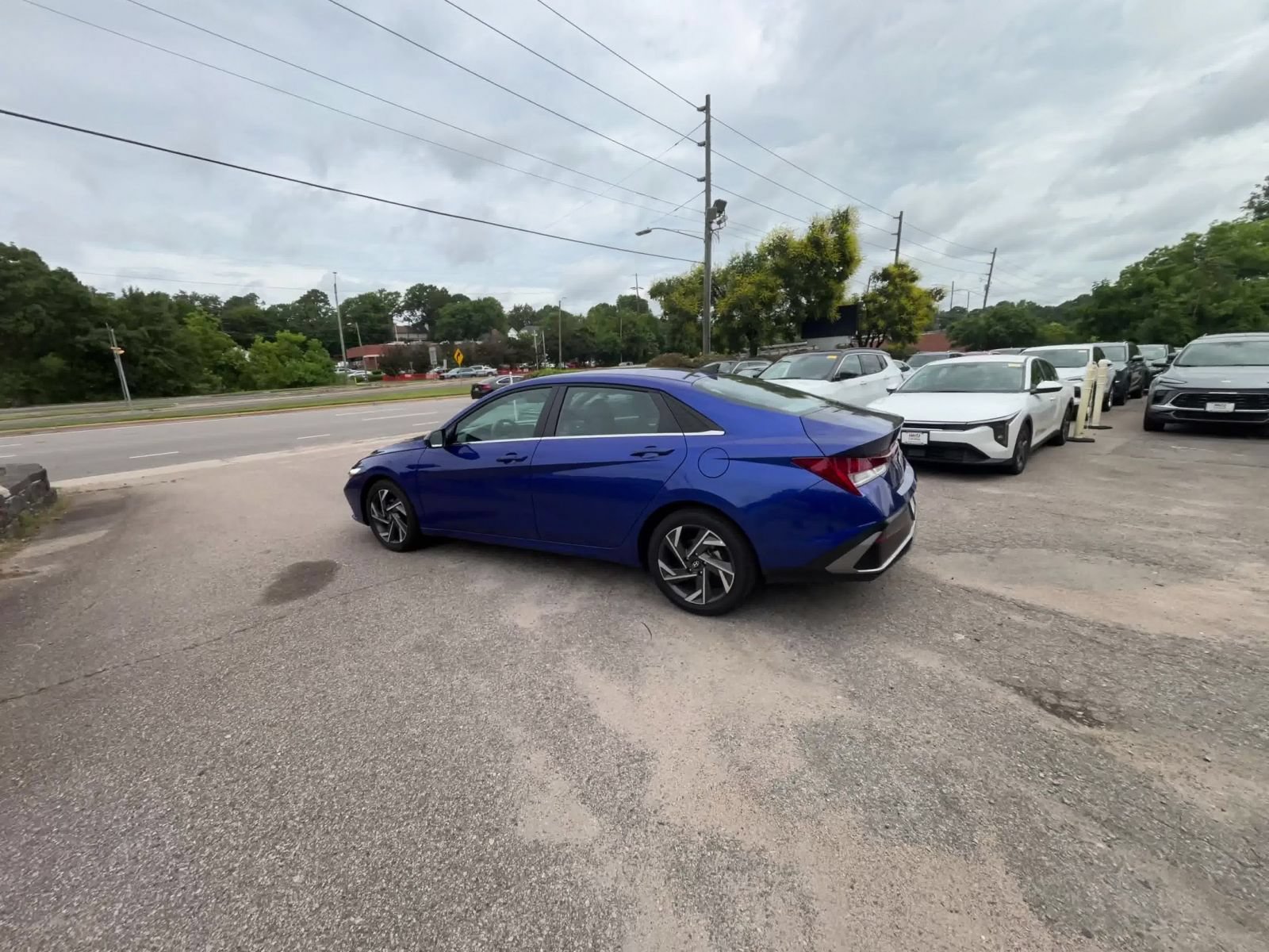 Thumbnail: 2025 Hyundai Elantra - 9