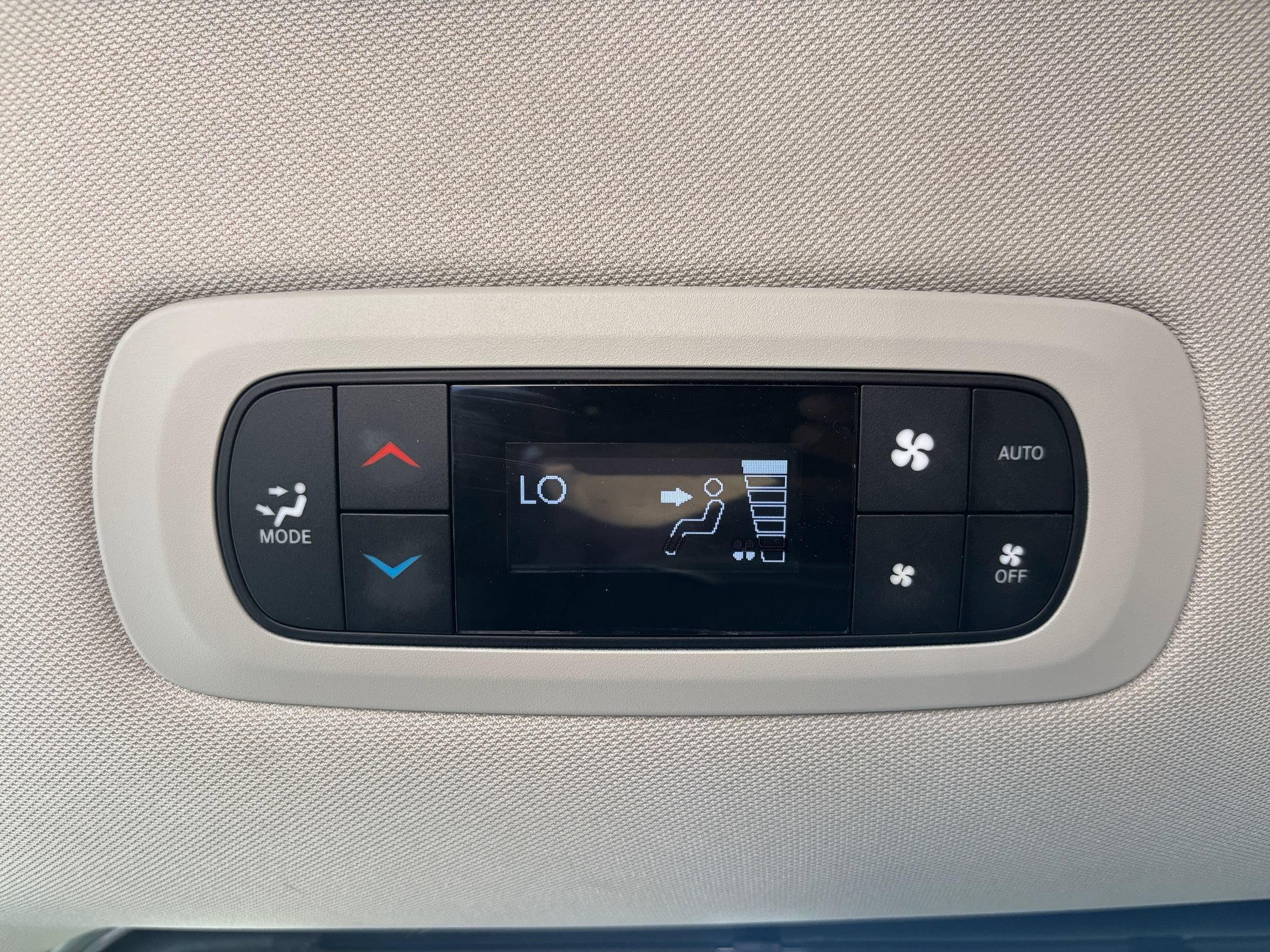 Thumbnail: 2024 Chrysler Pacifica - 15