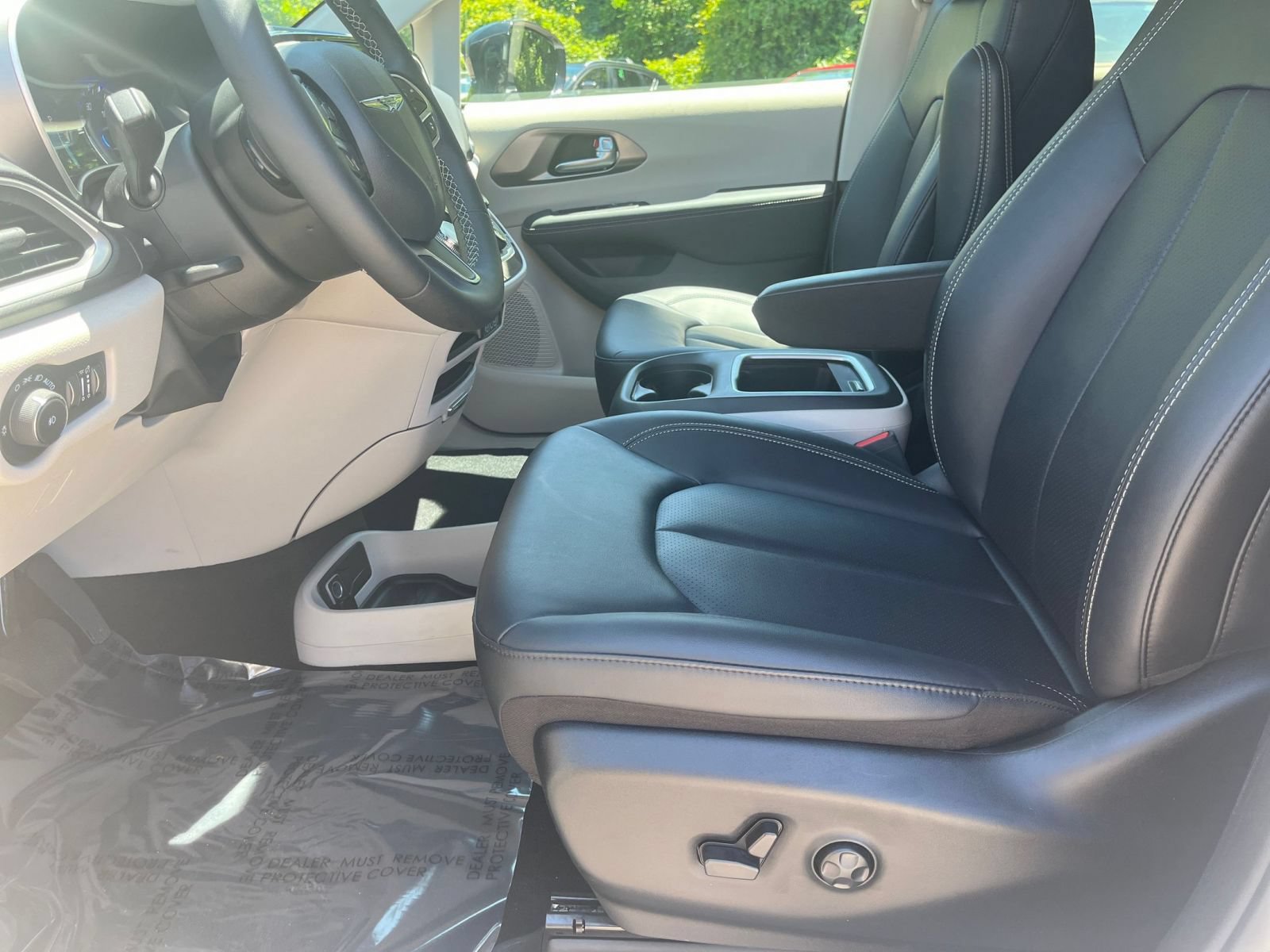 Thumbnail: 2024 Chrysler Pacifica - 29