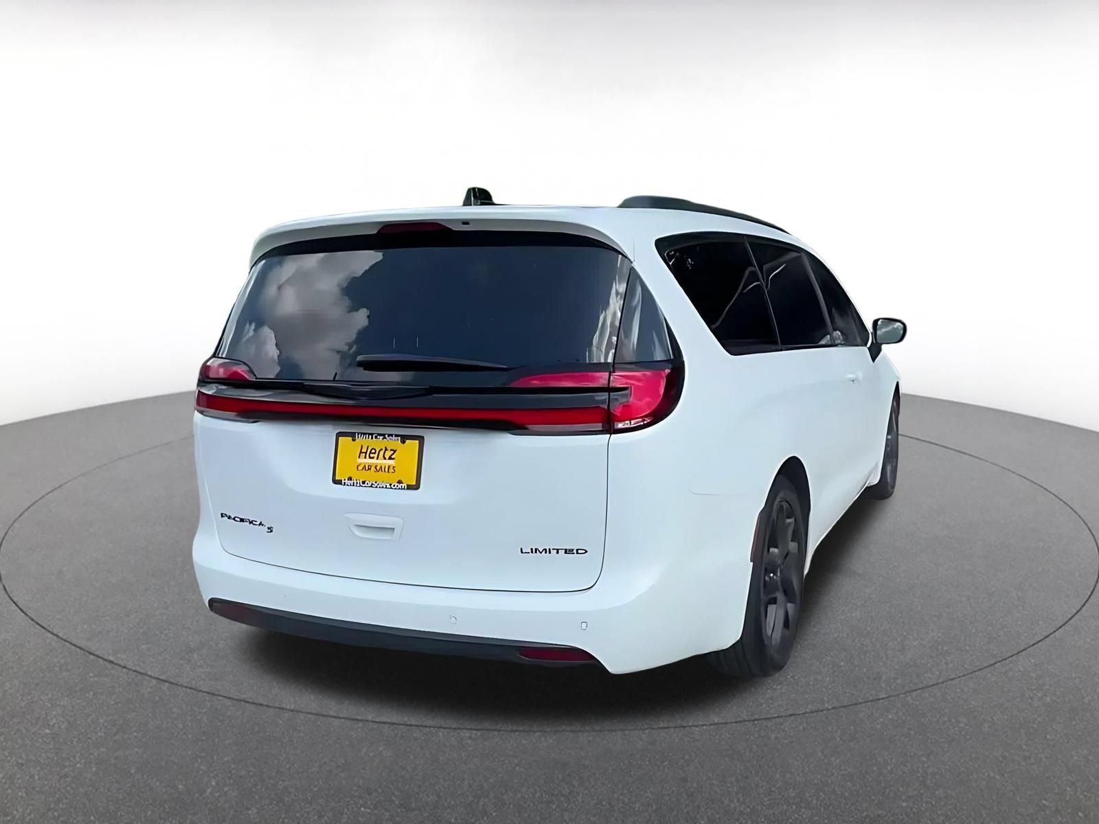 Thumbnail: 2025 Chrysler Pacifica - 14