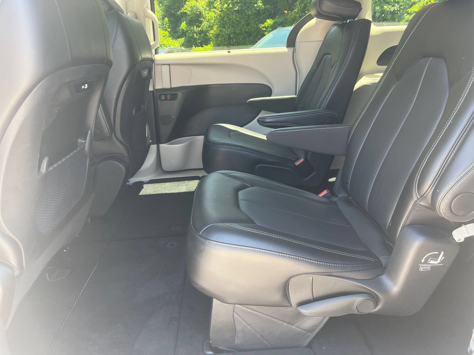 Thumbnail: 2024 Chrysler Pacifica - 28