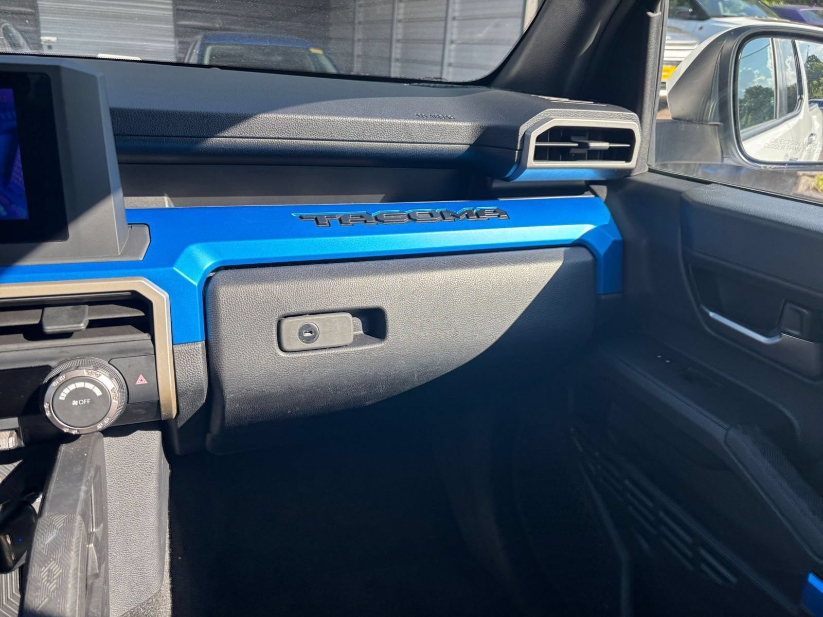 Thumbnail: 2024 Toyota Tacoma - 31