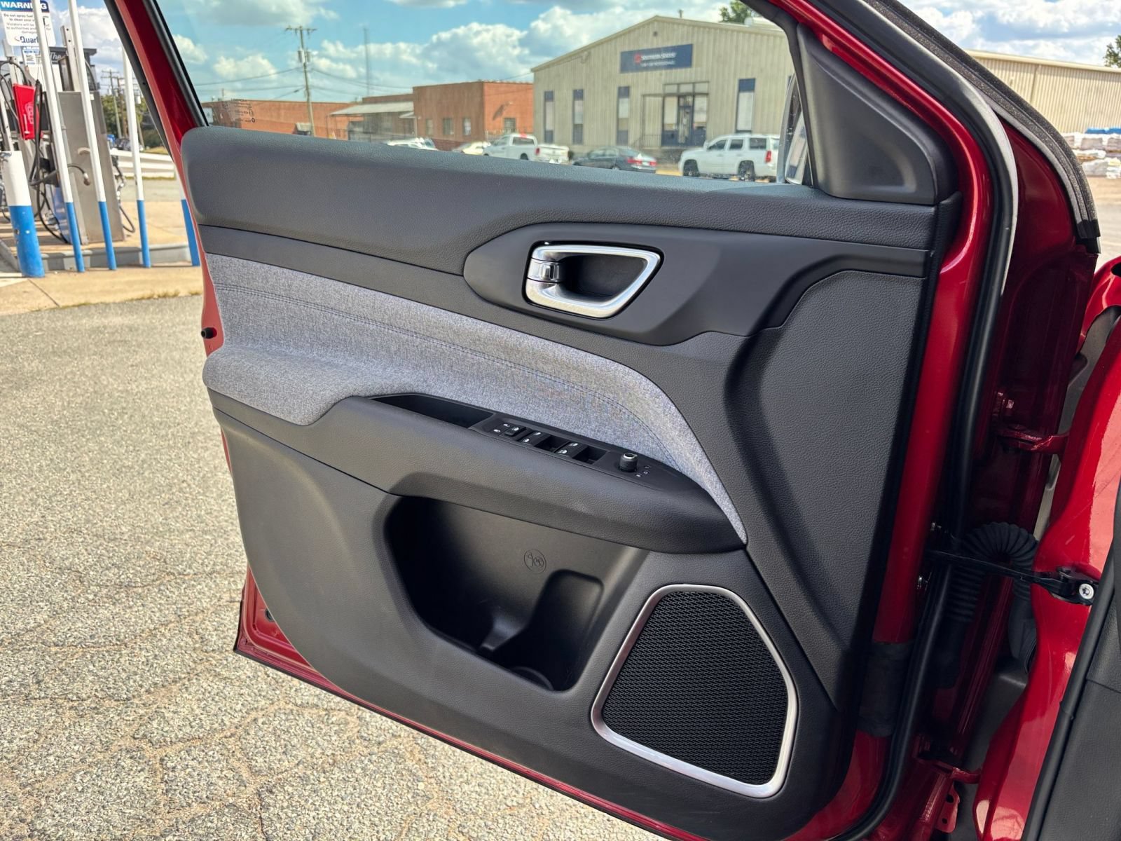 Thumbnail: 2025 Jeep Compass - 18