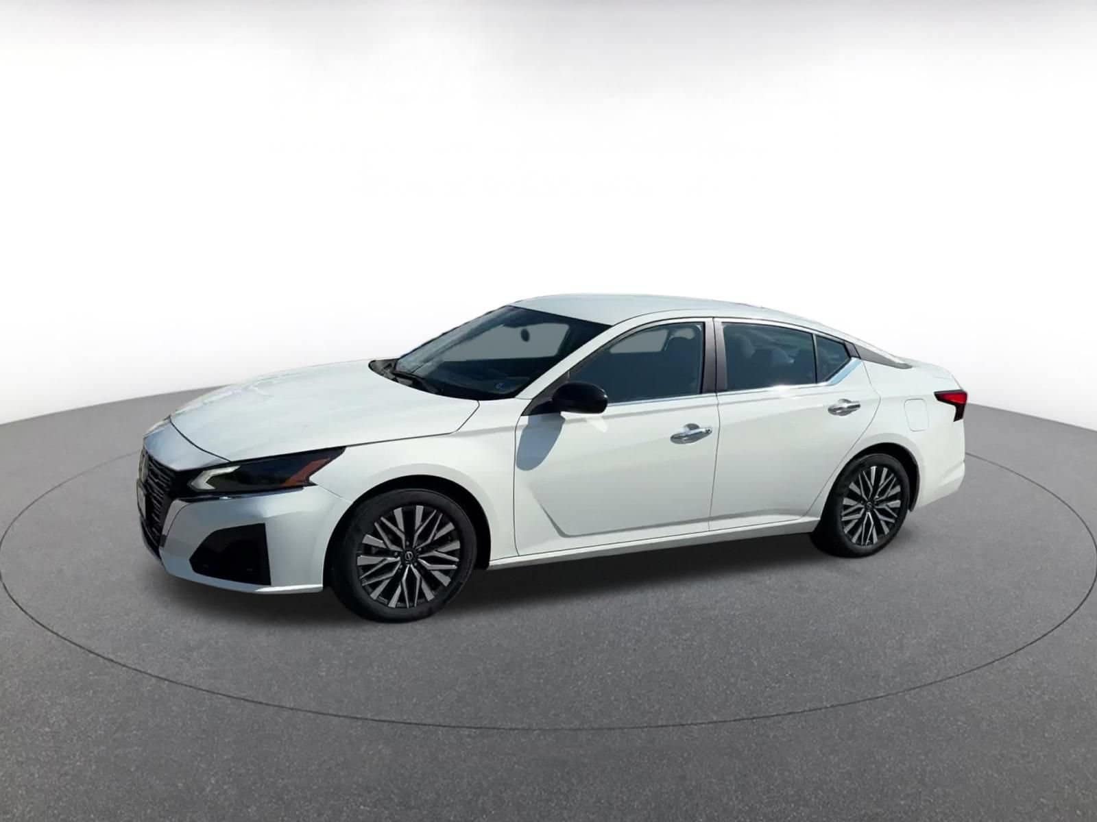 Thumbnail: 2025 Nissan Altima - 7