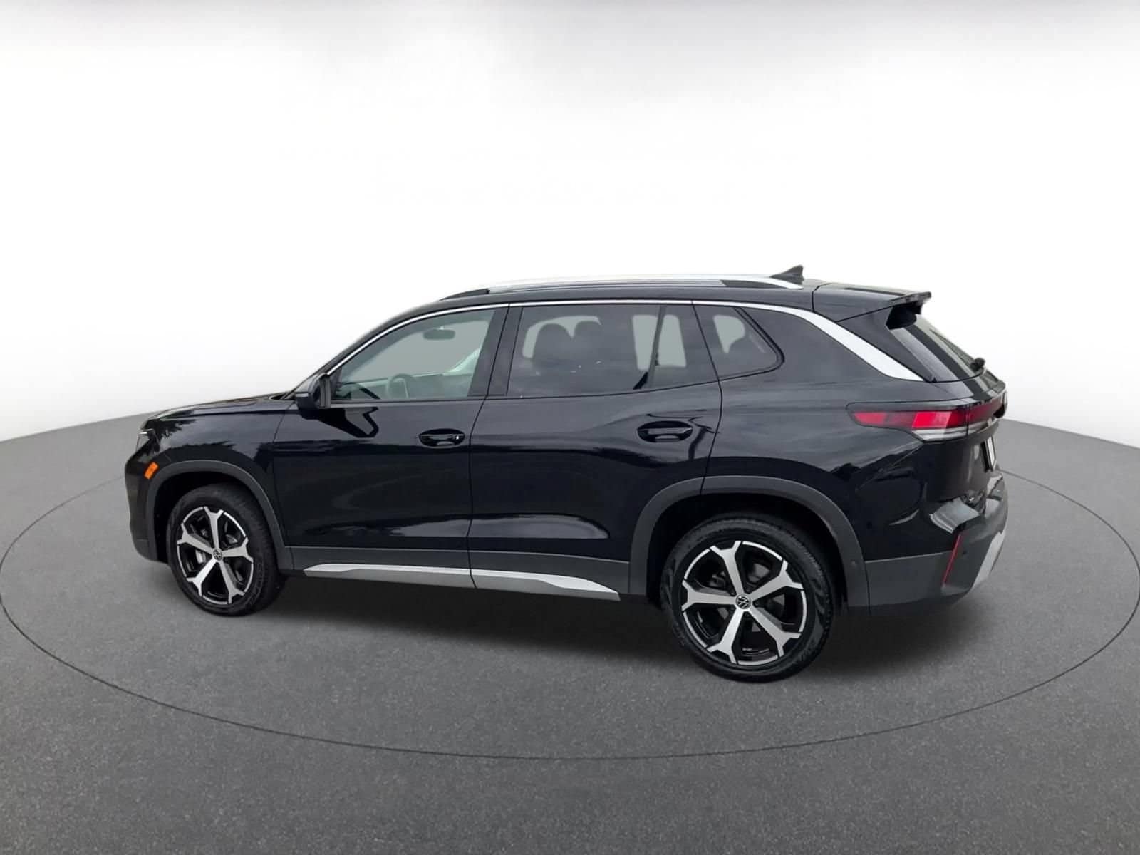 Thumbnail: 2026 Volkswagen Tiguan - 9