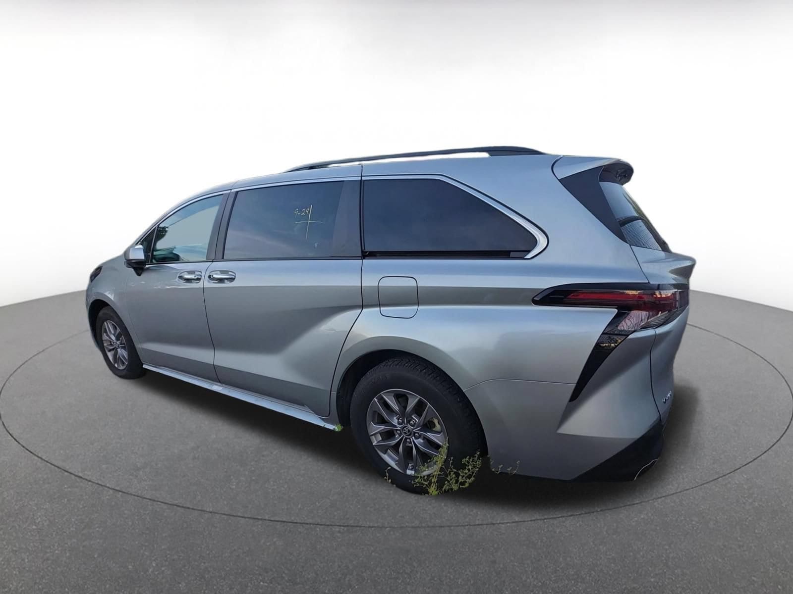Thumbnail: 2025 Toyota Sienna - 6